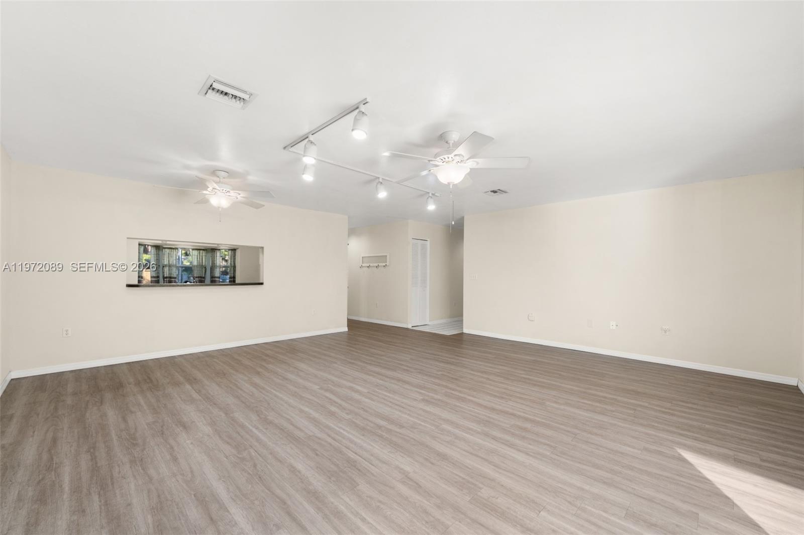 1273 Woodbury Avenue