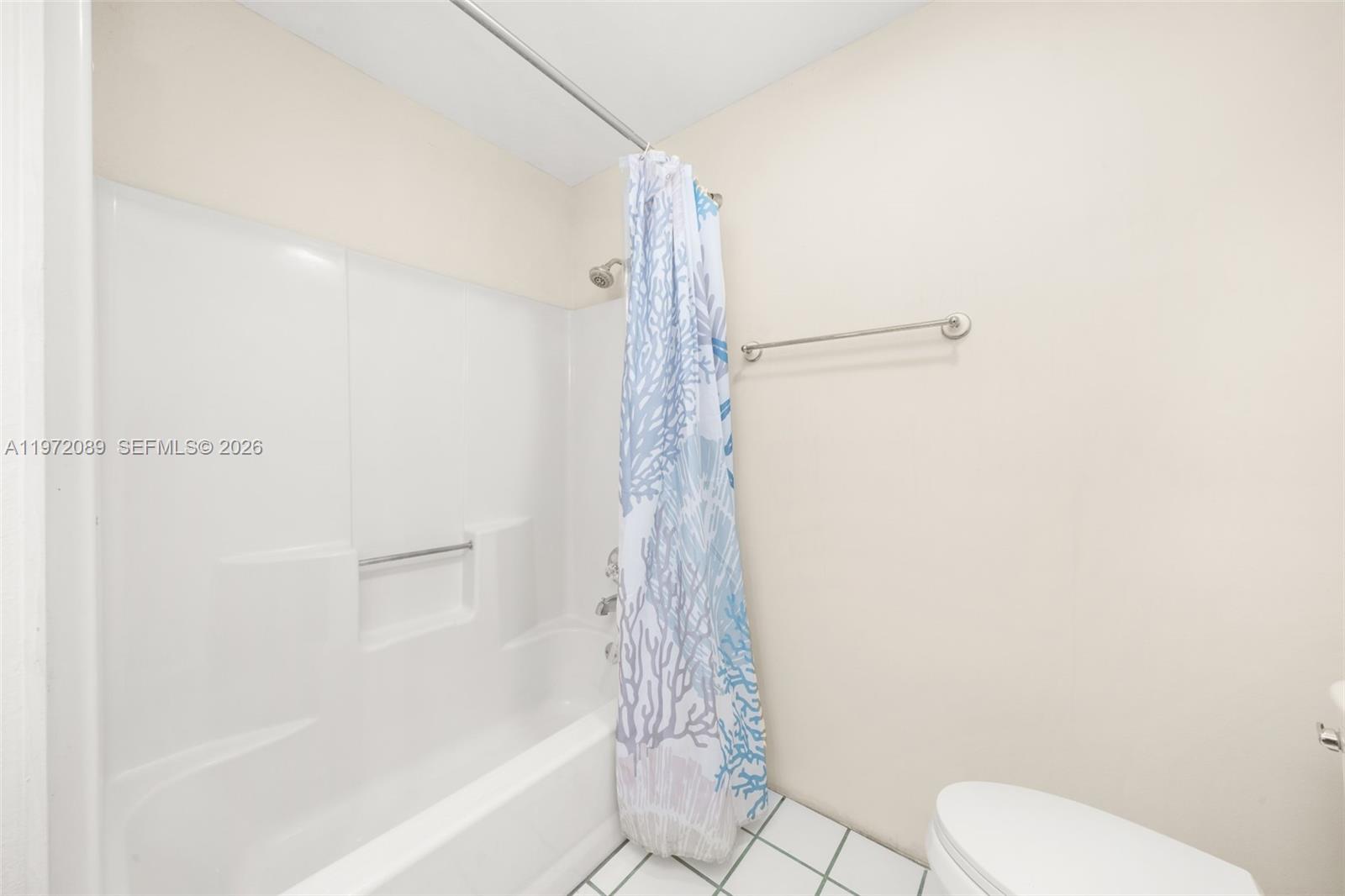 1273 Woodbury Avenue