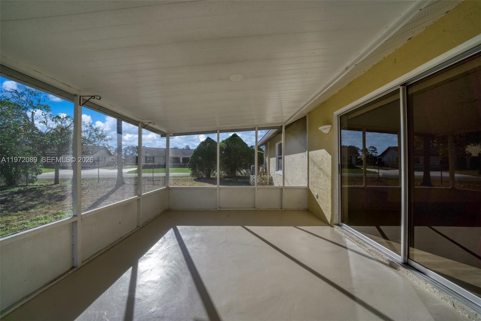 1273 Woodbury Avenue