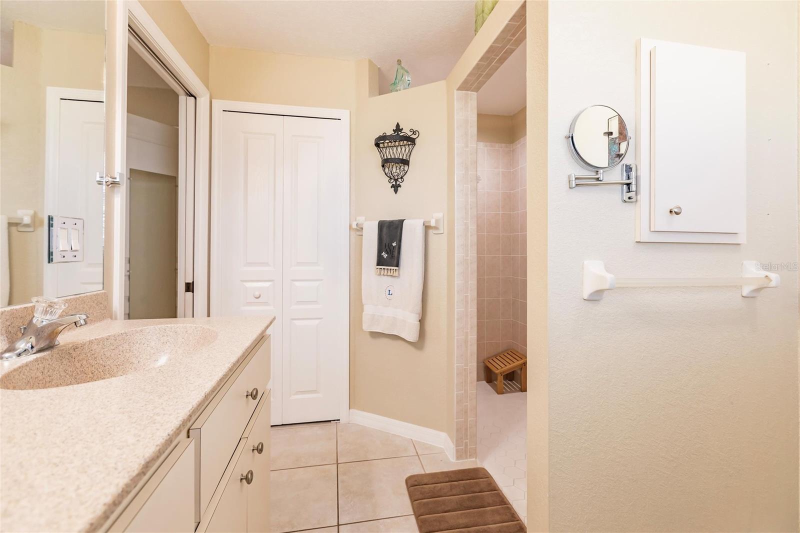 8230 SW LIVERPOOL RD