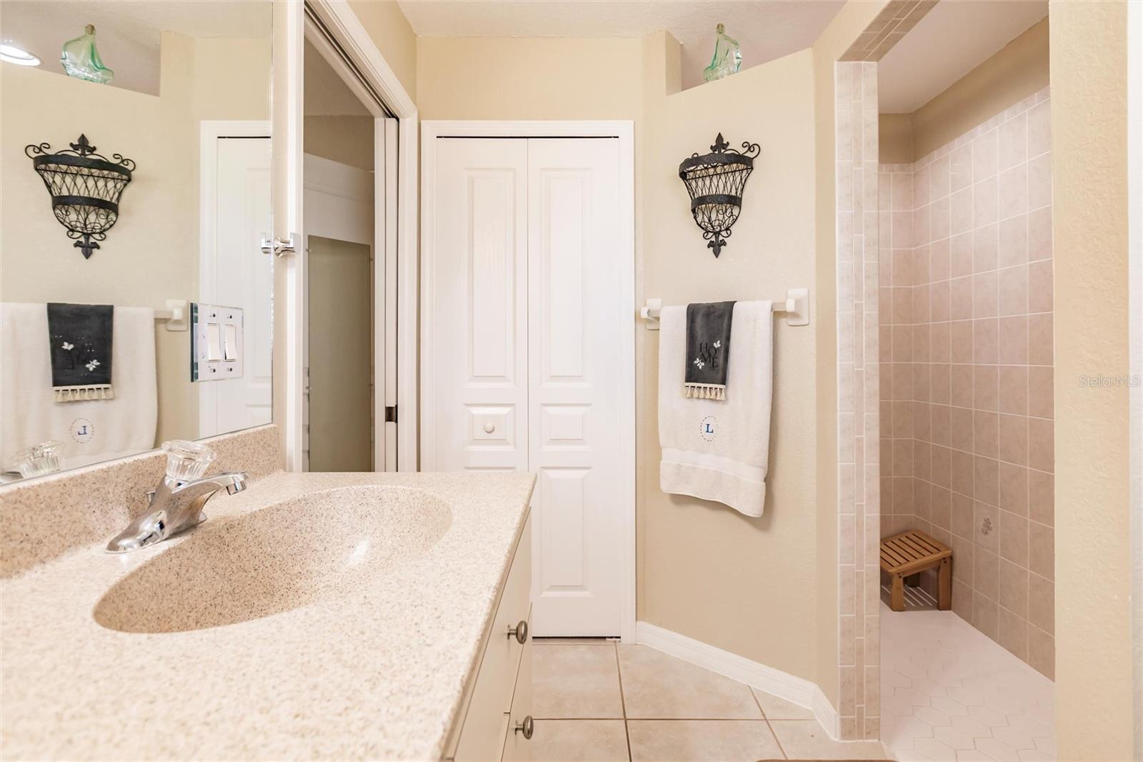 8230 SW LIVERPOOL RD