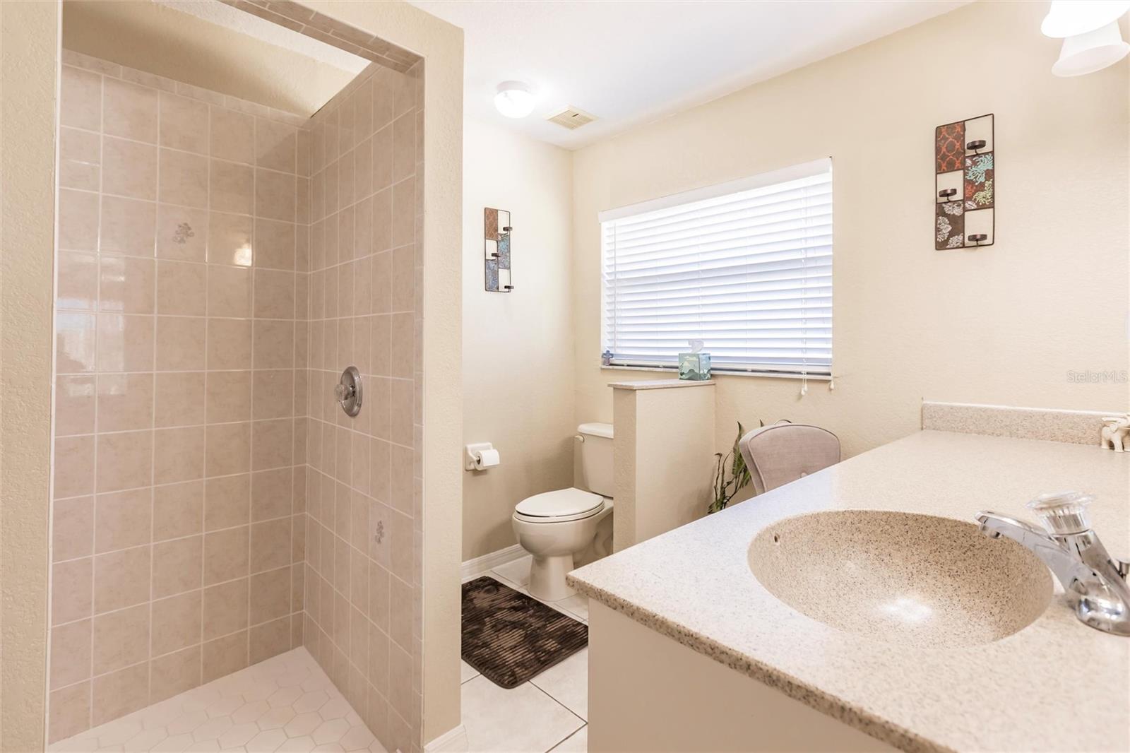 8230 SW LIVERPOOL RD