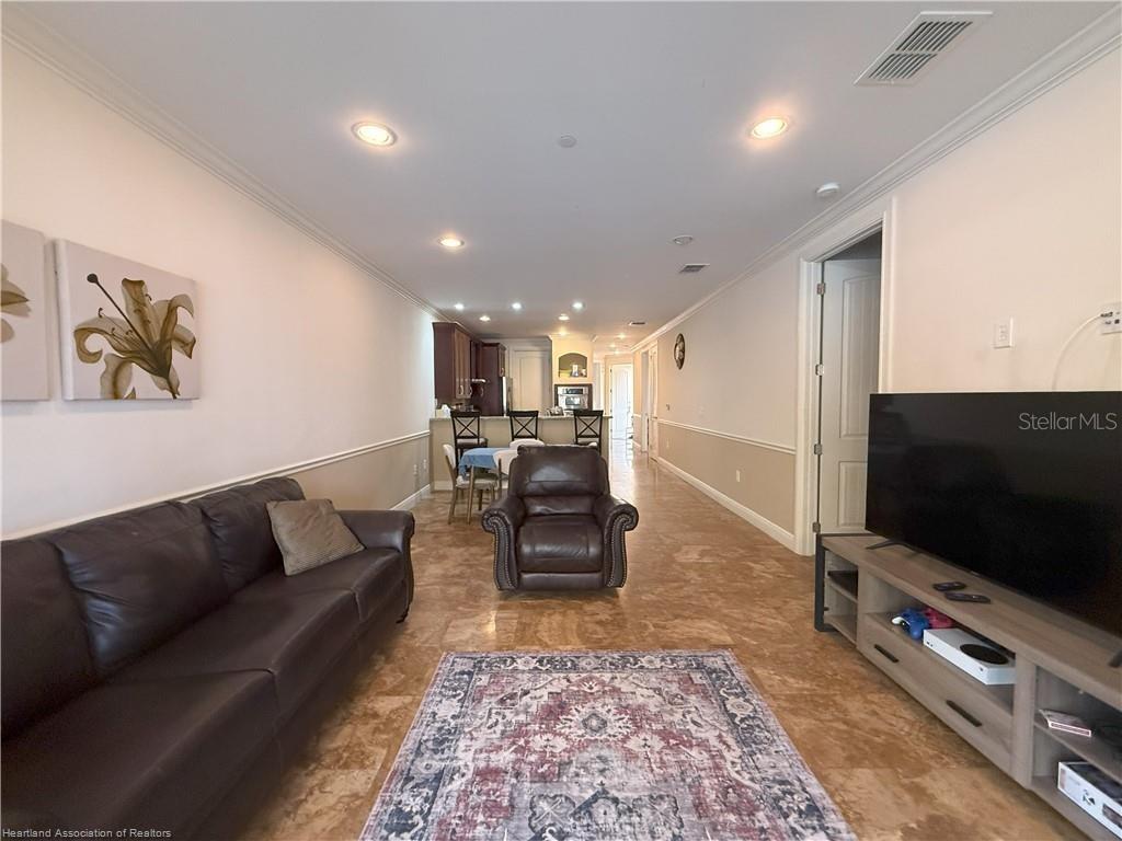 2351 LAKEVIEW DR #115