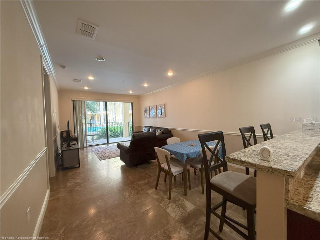 2351 LAKEVIEW DR #115