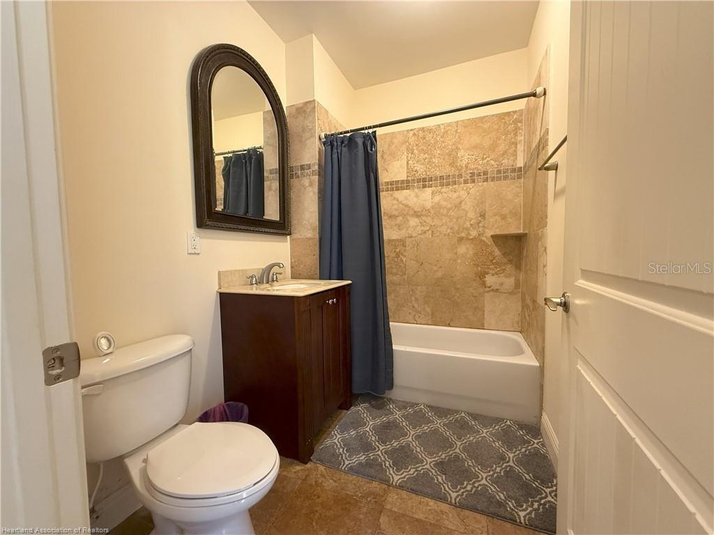 2351 LAKEVIEW DR #115