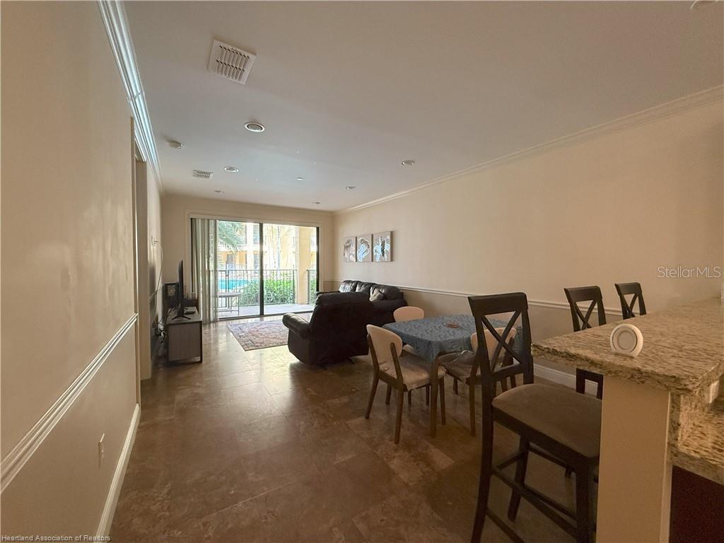 2351 LAKEVIEW DR #115