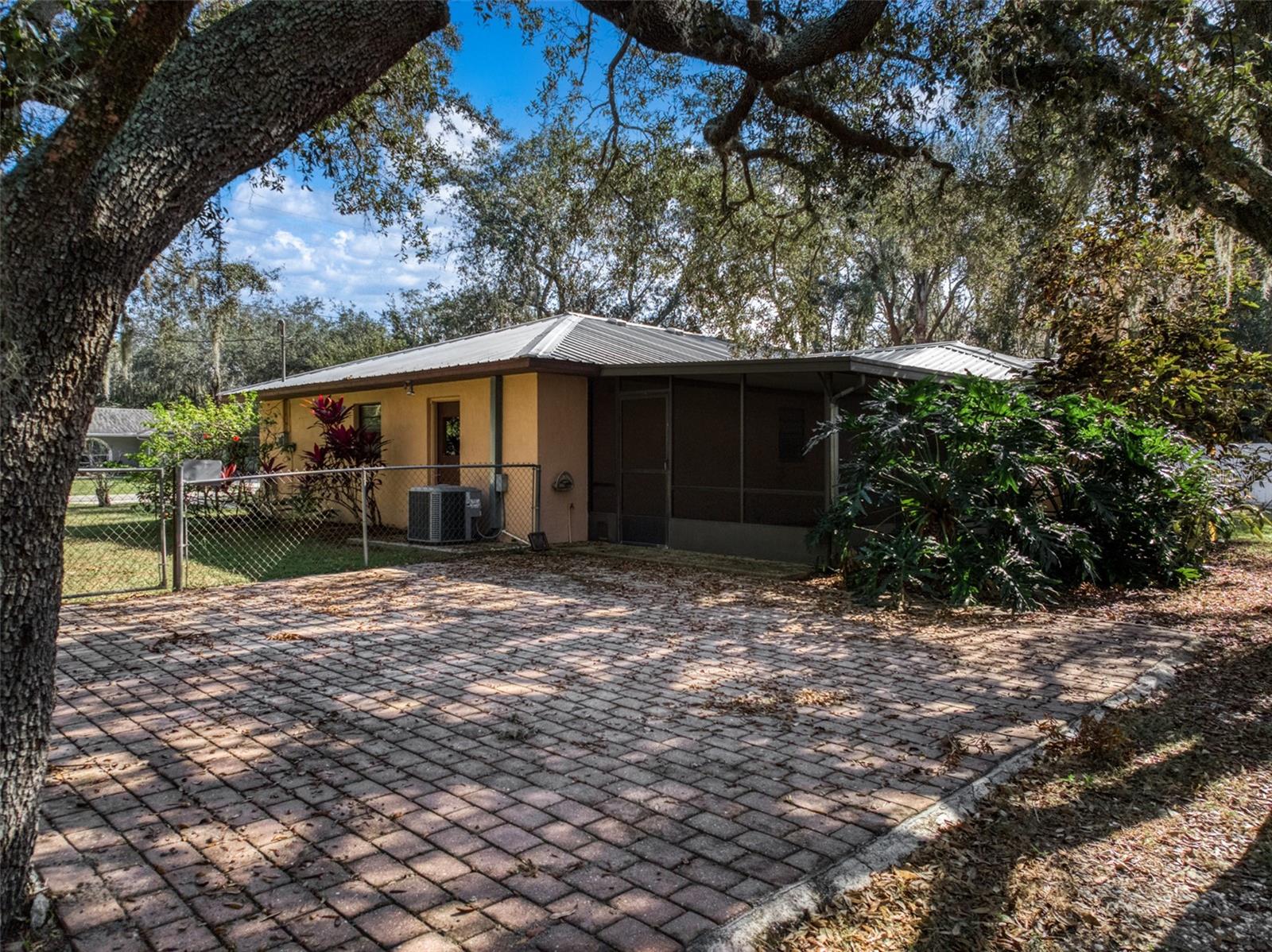 1771 & 1783 N TORRINGTON RD