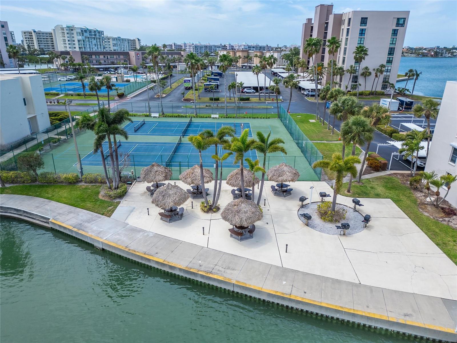 7700 SUN ISLAND DR S #107