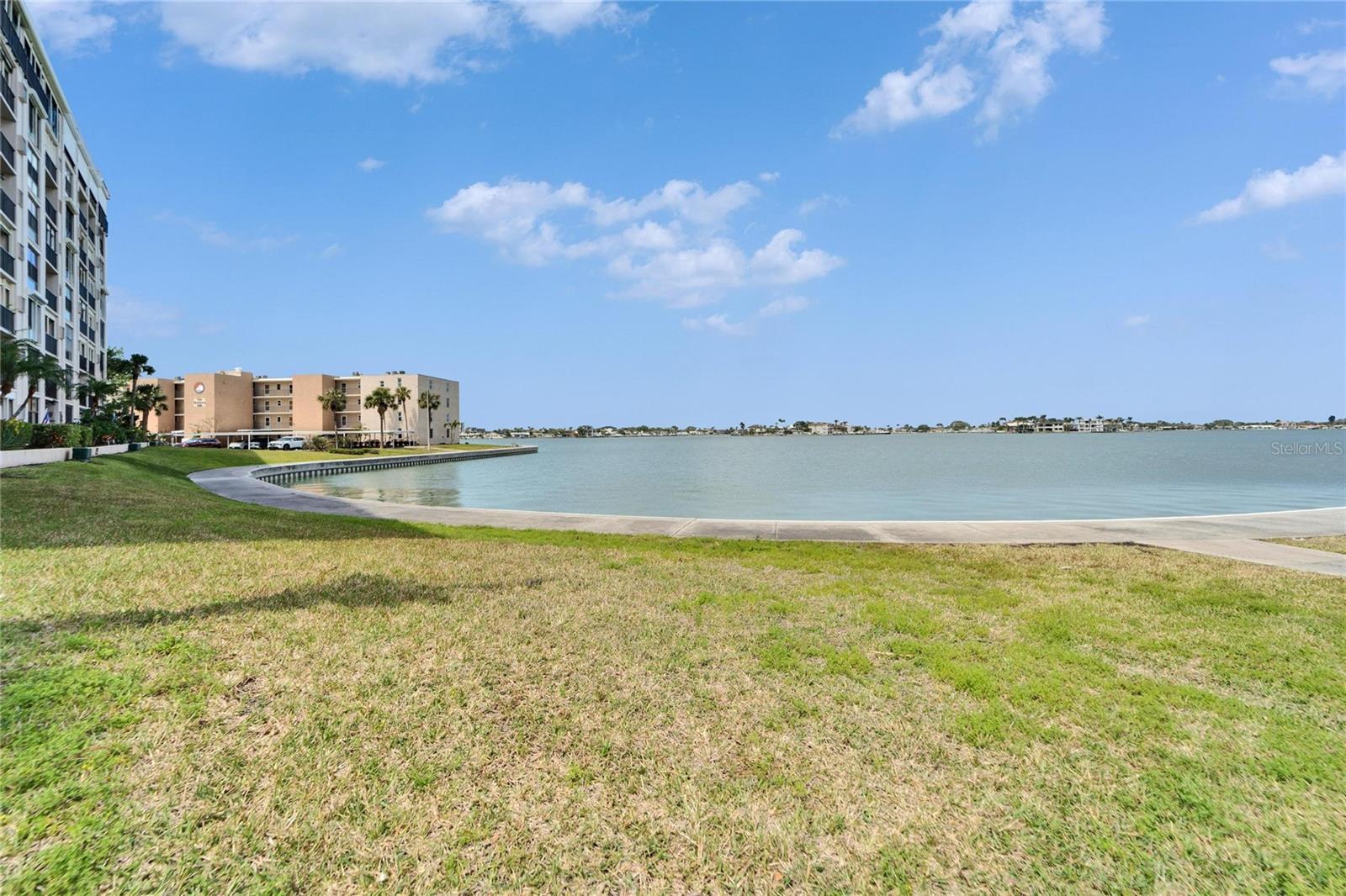 7700 SUN ISLAND DR S #107