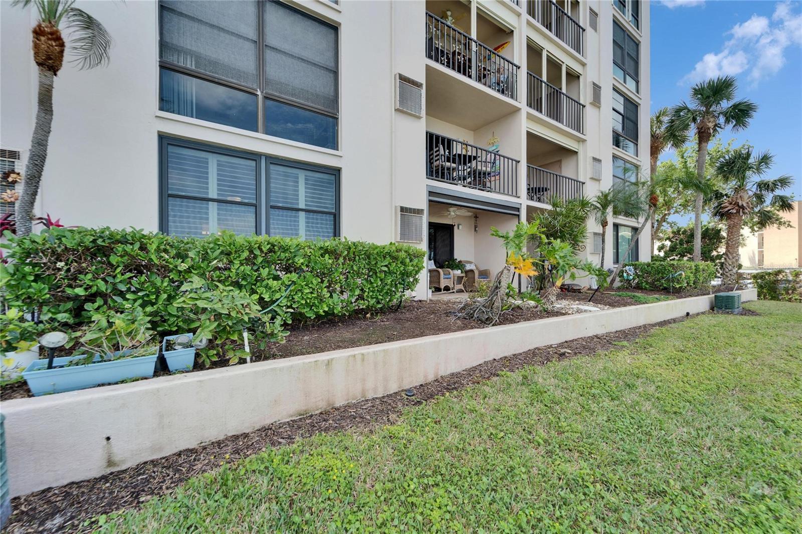 7700 SUN ISLAND DR S #107