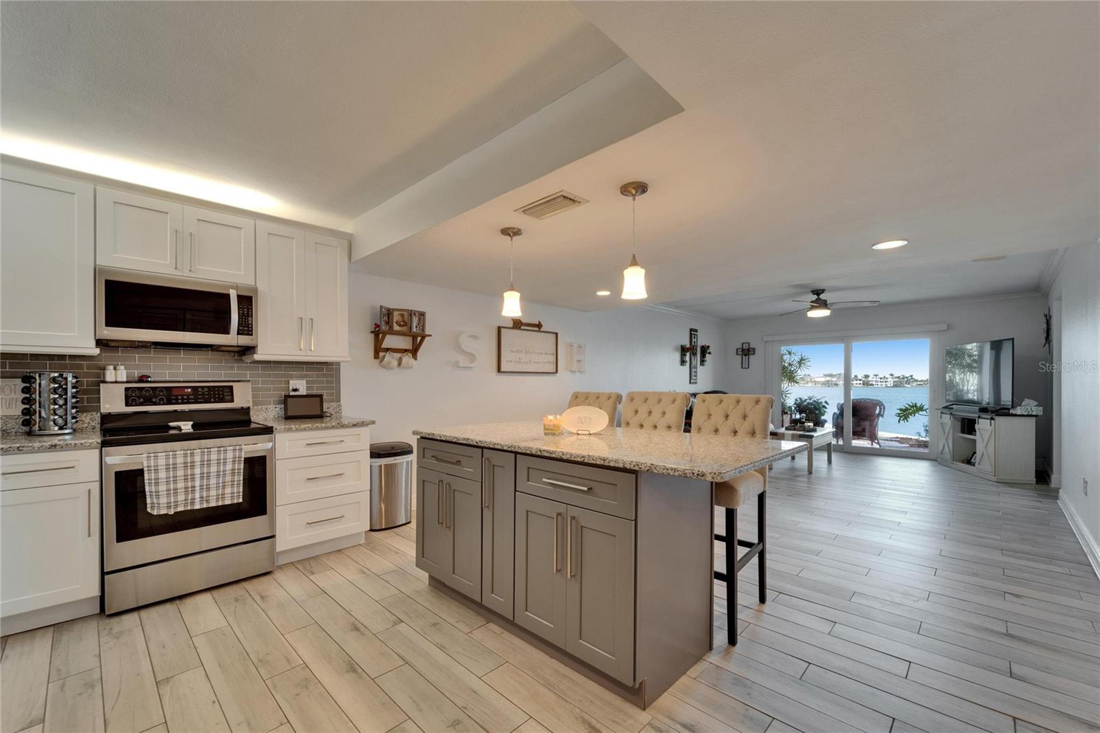 7700 SUN ISLAND DR S #107