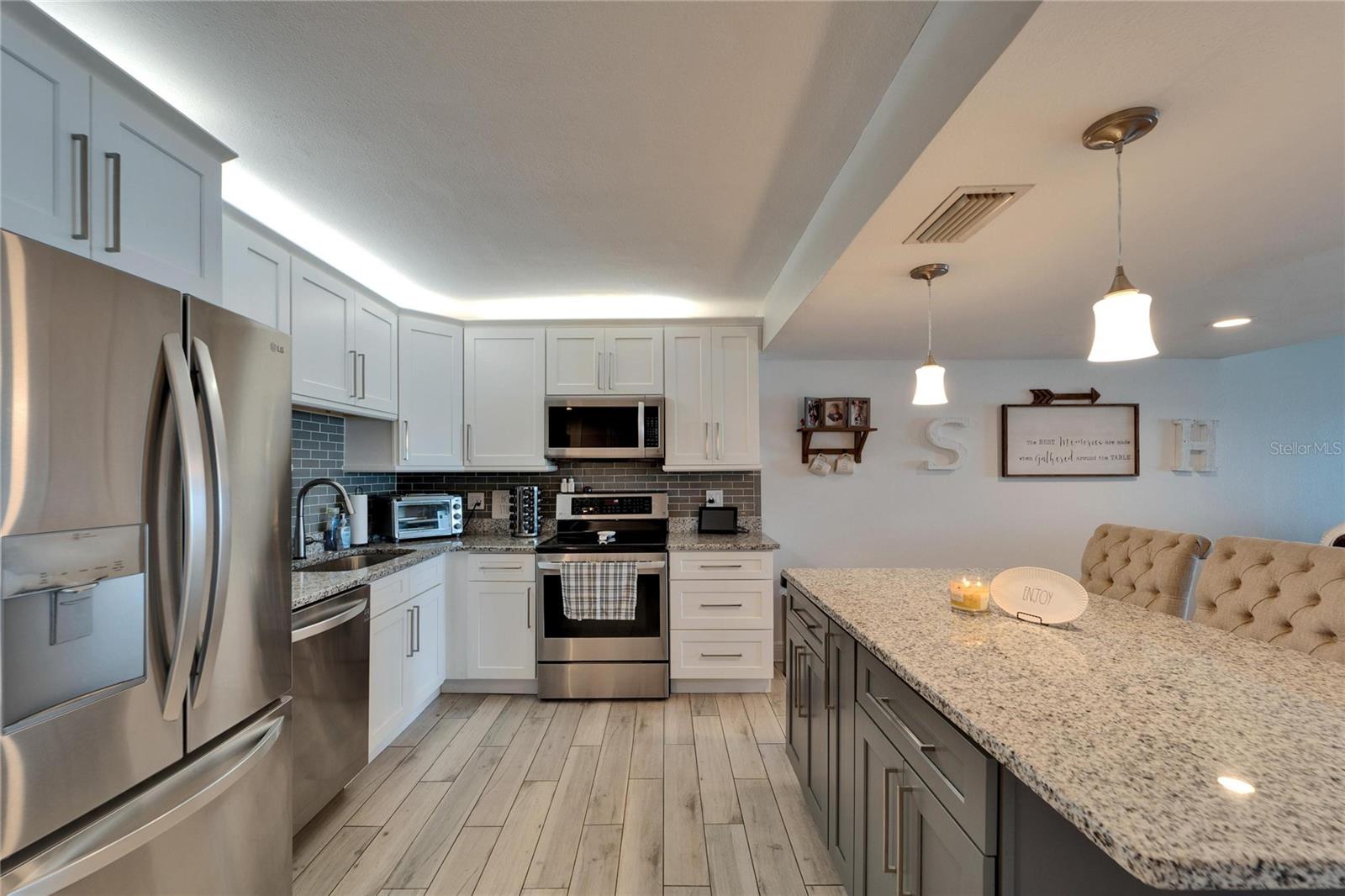 7700 SUN ISLAND DR S #107