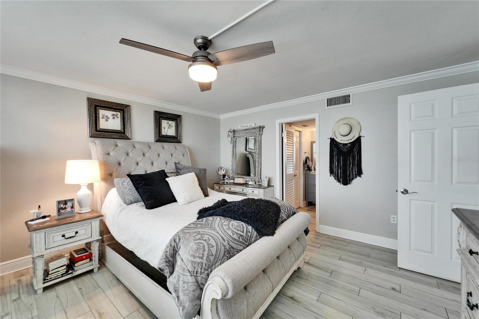 7700 SUN ISLAND DR S #107