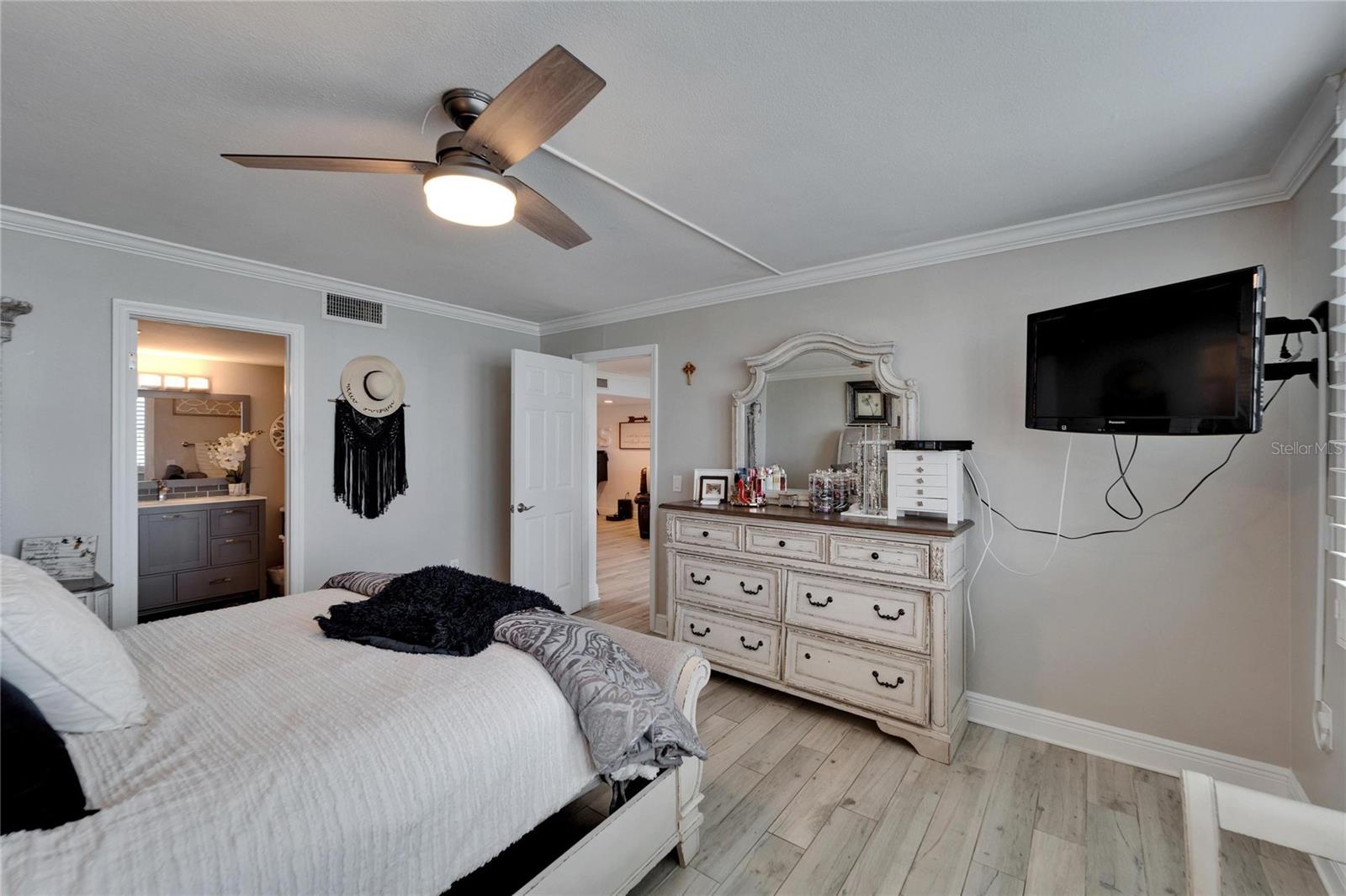 7700 SUN ISLAND DR S #107