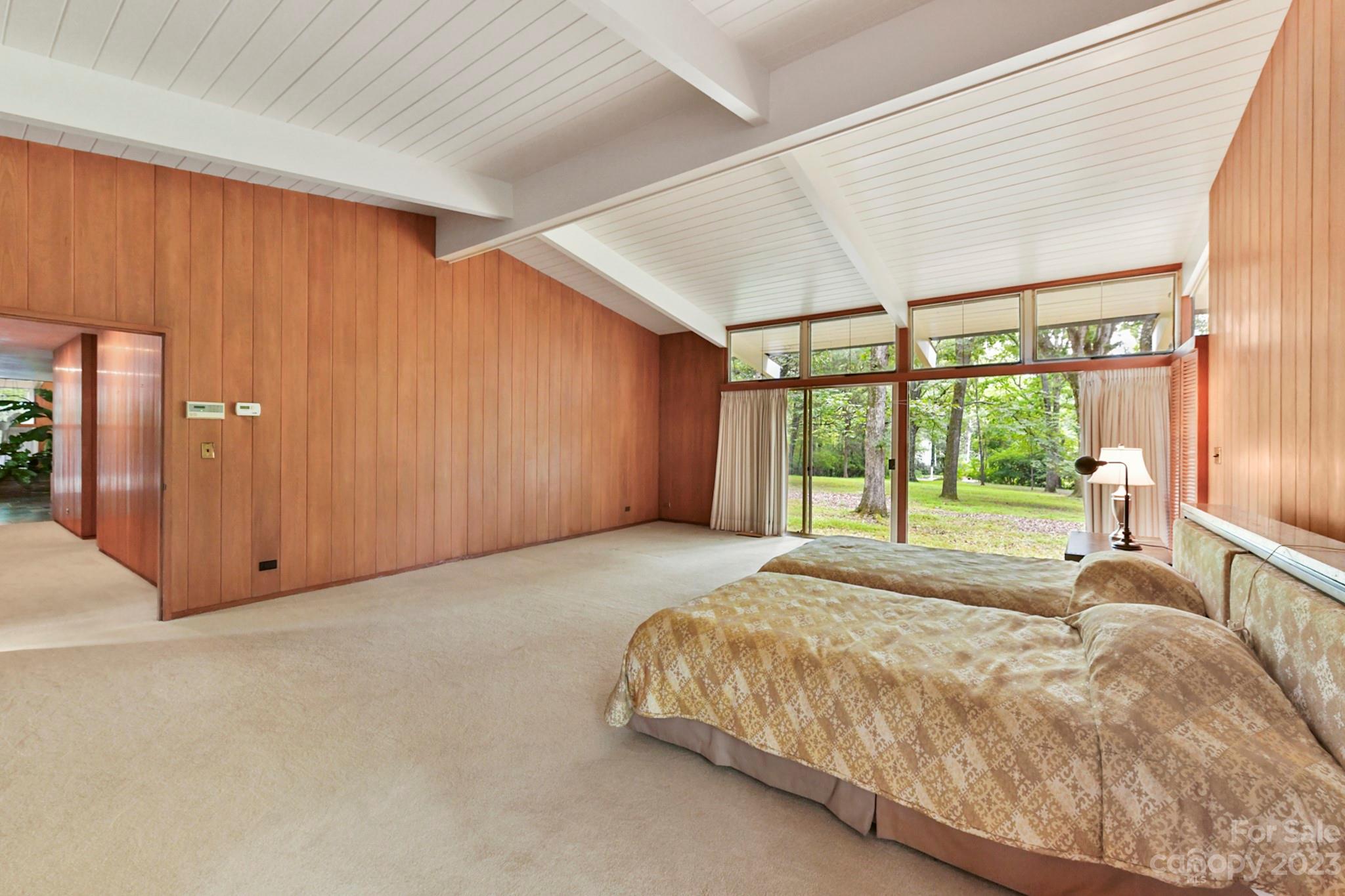 1030 Huntington Park Dr