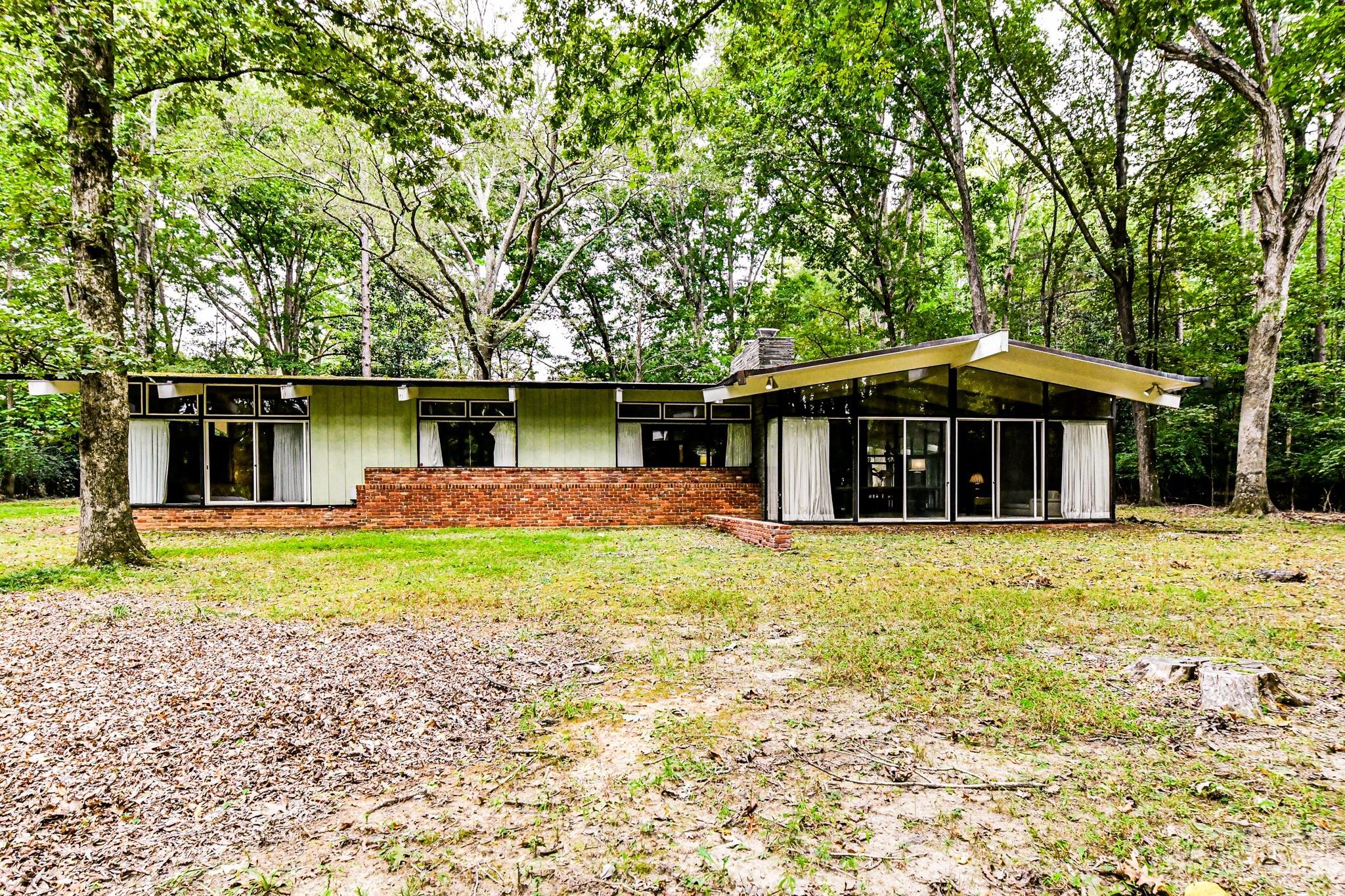 1030 Huntington Park Dr
