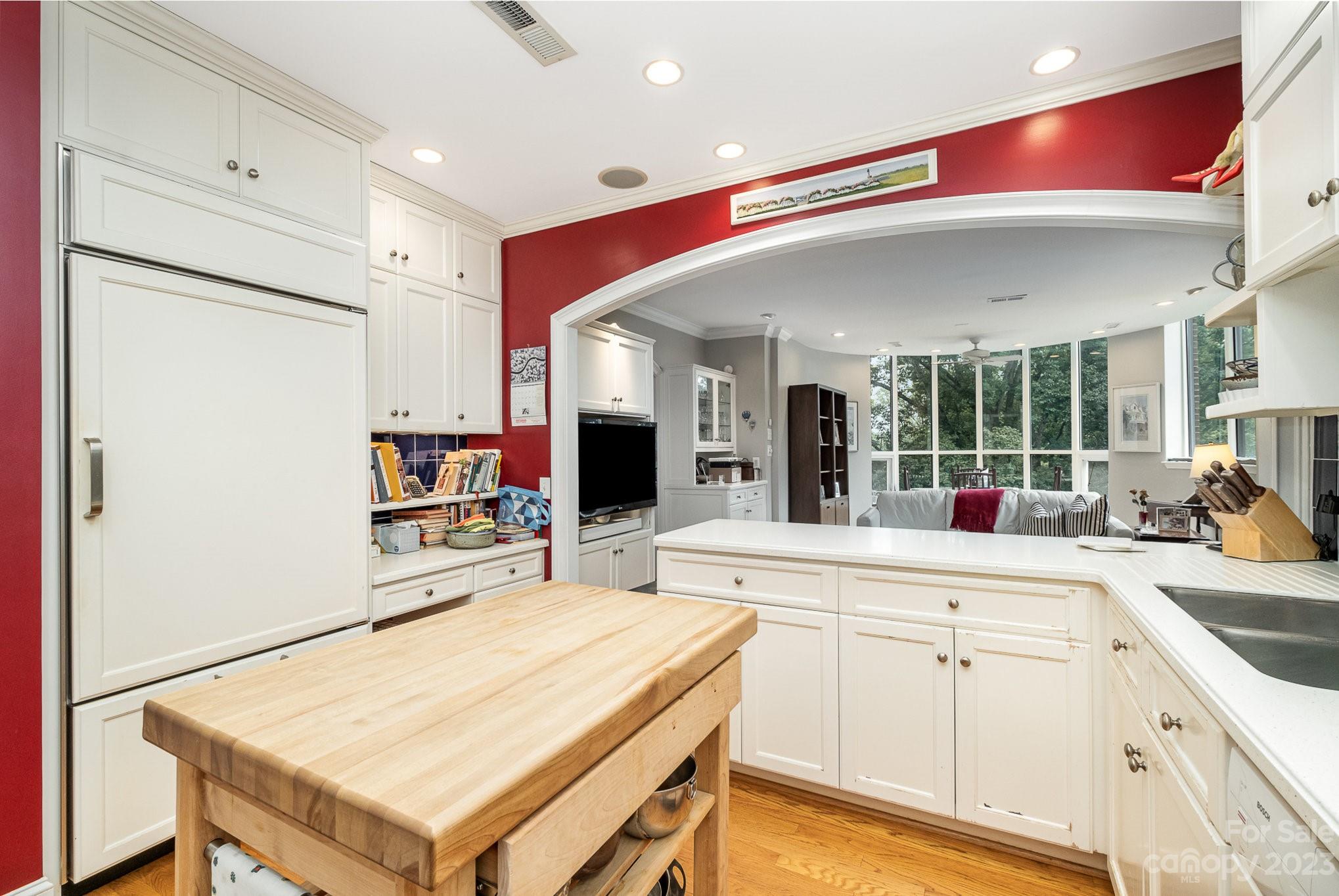 842 Cherokee Road