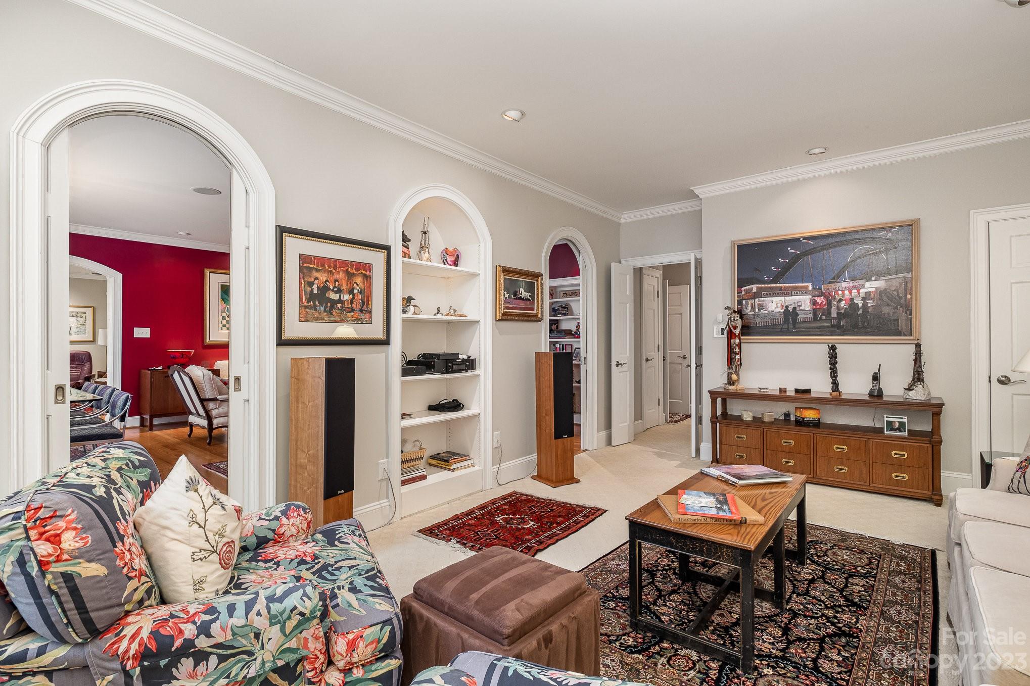 842 Cherokee Road