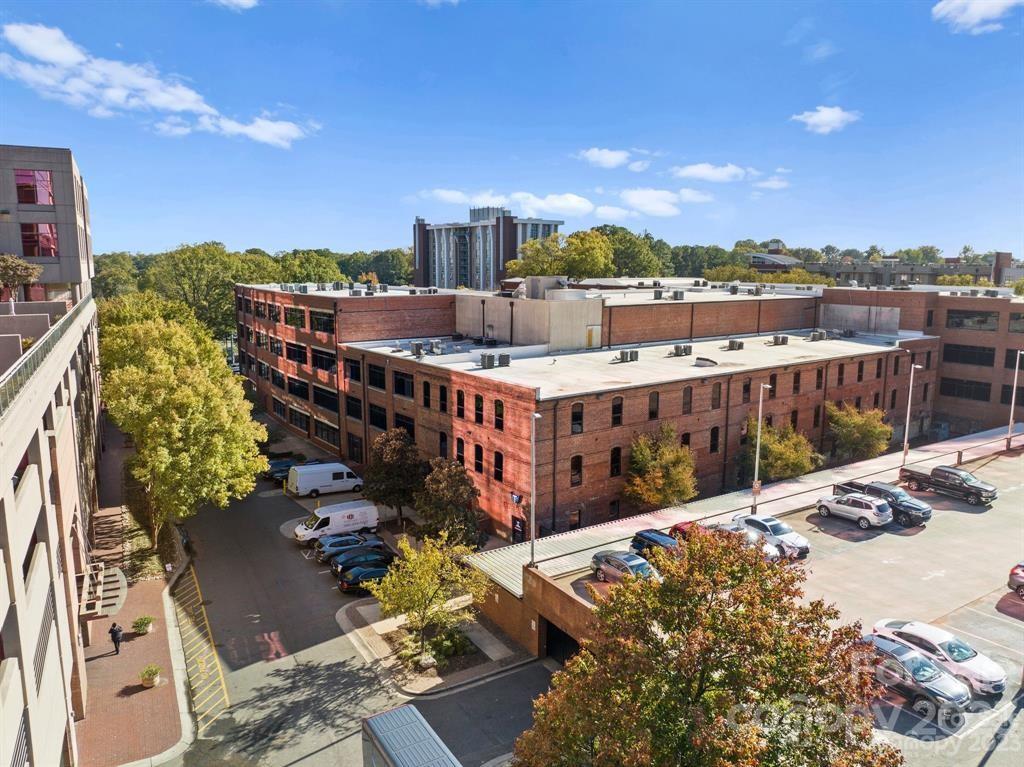 310 Arlington Avenue Unit: 327