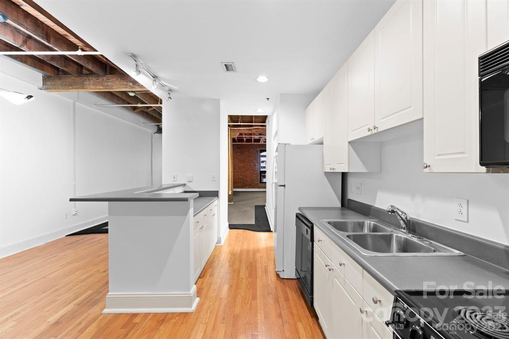 310 Arlington Avenue Unit: 327