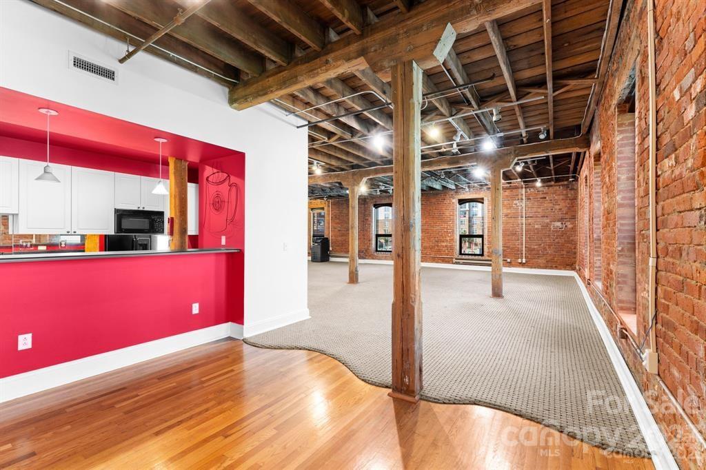 310 Arlington Avenue Unit: 329
