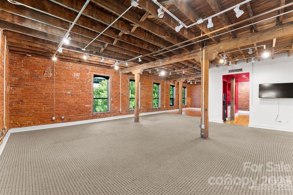 310 Arlington Avenue Unit: 329