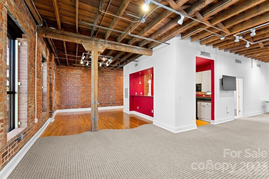 310 Arlington Avenue Unit: 329