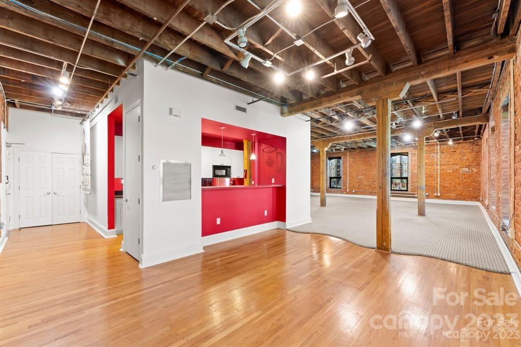 310 Arlington Avenue Unit: 329