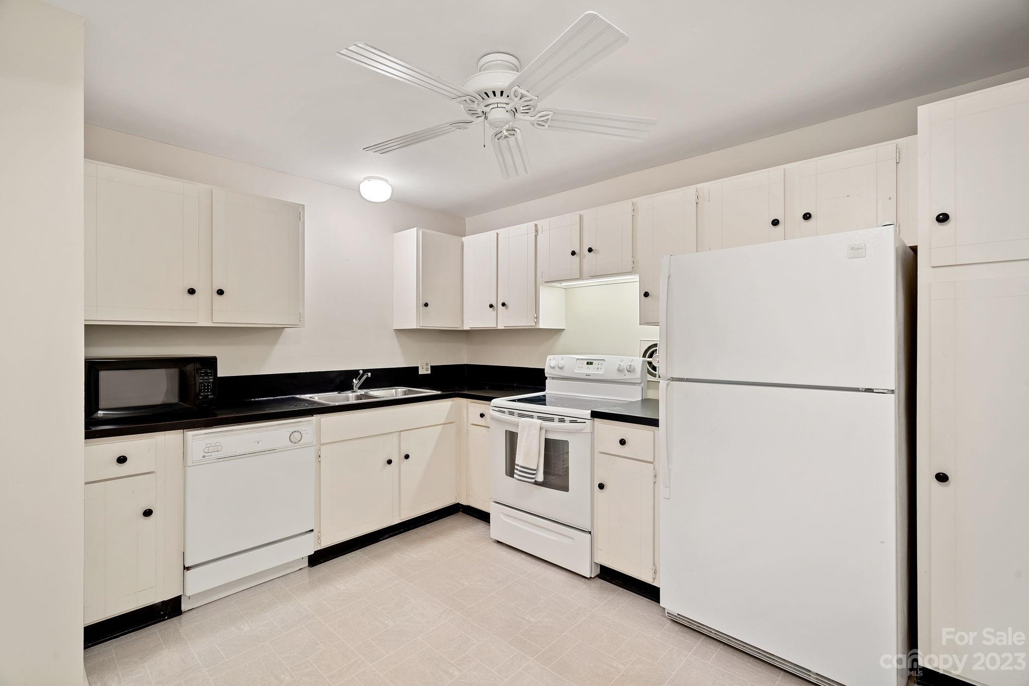 1323 Queens Road Unit: 304