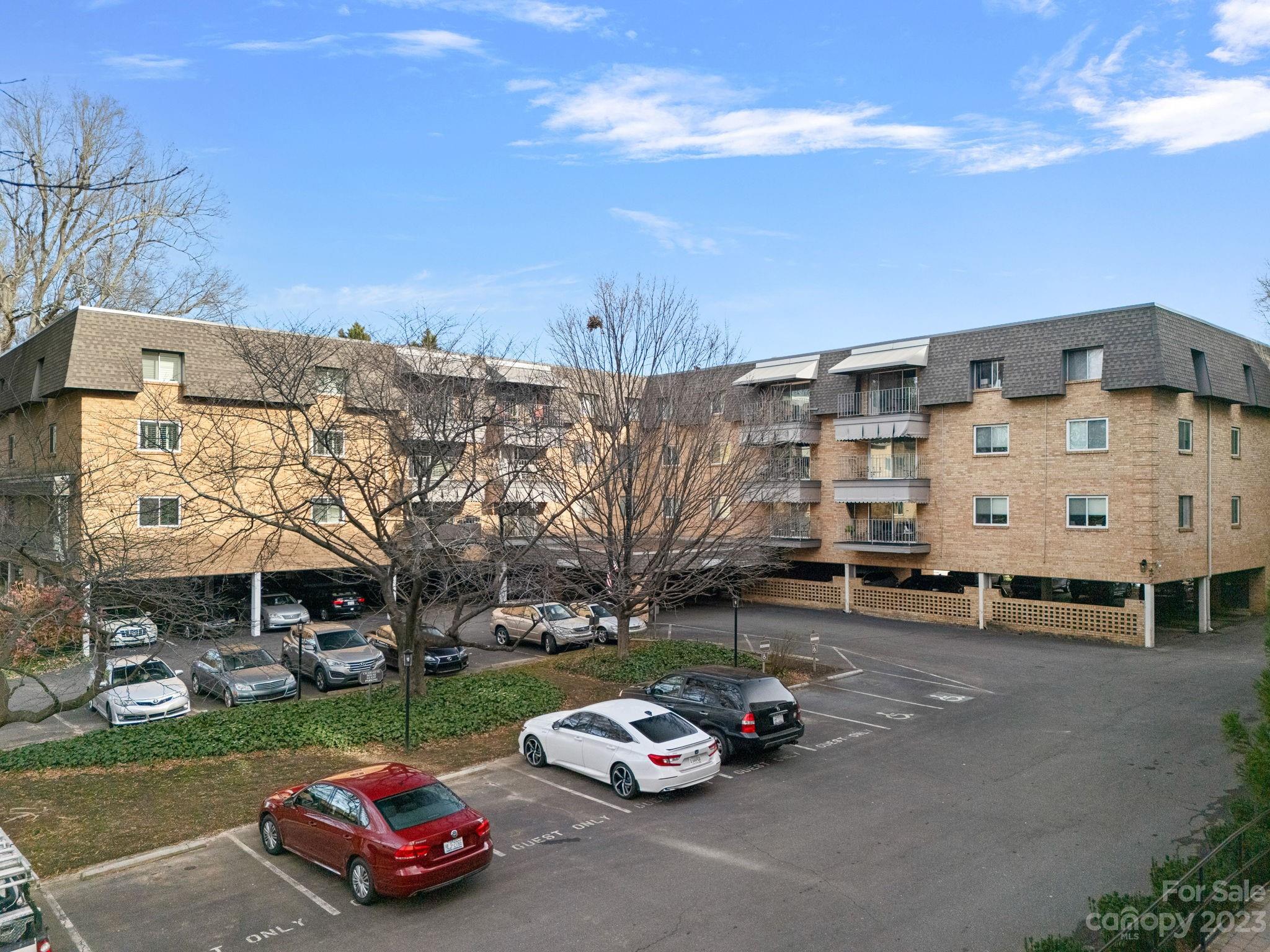 1323 Queens Road Unit: 304