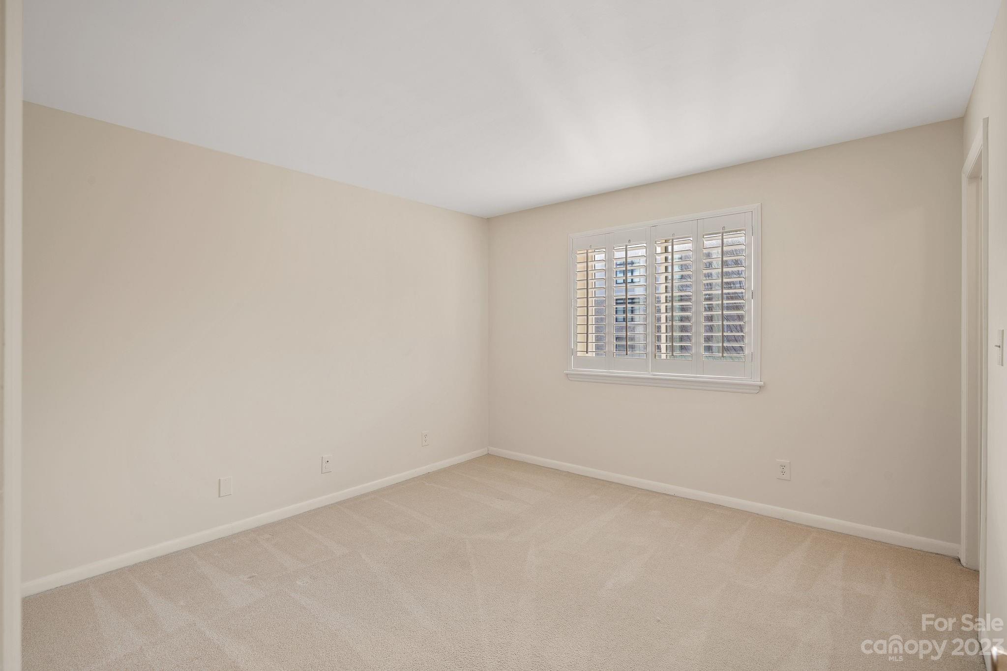 1323 Queens Road Unit: 304