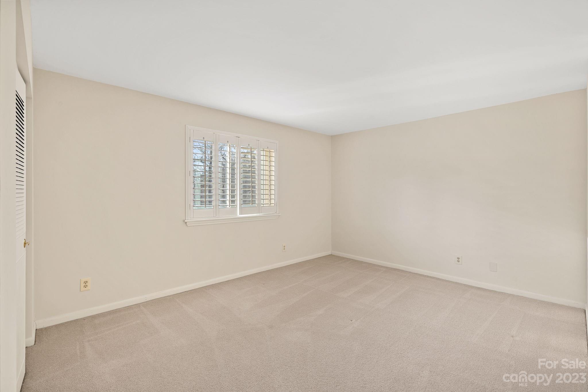 1323 Queens Road Unit: 304