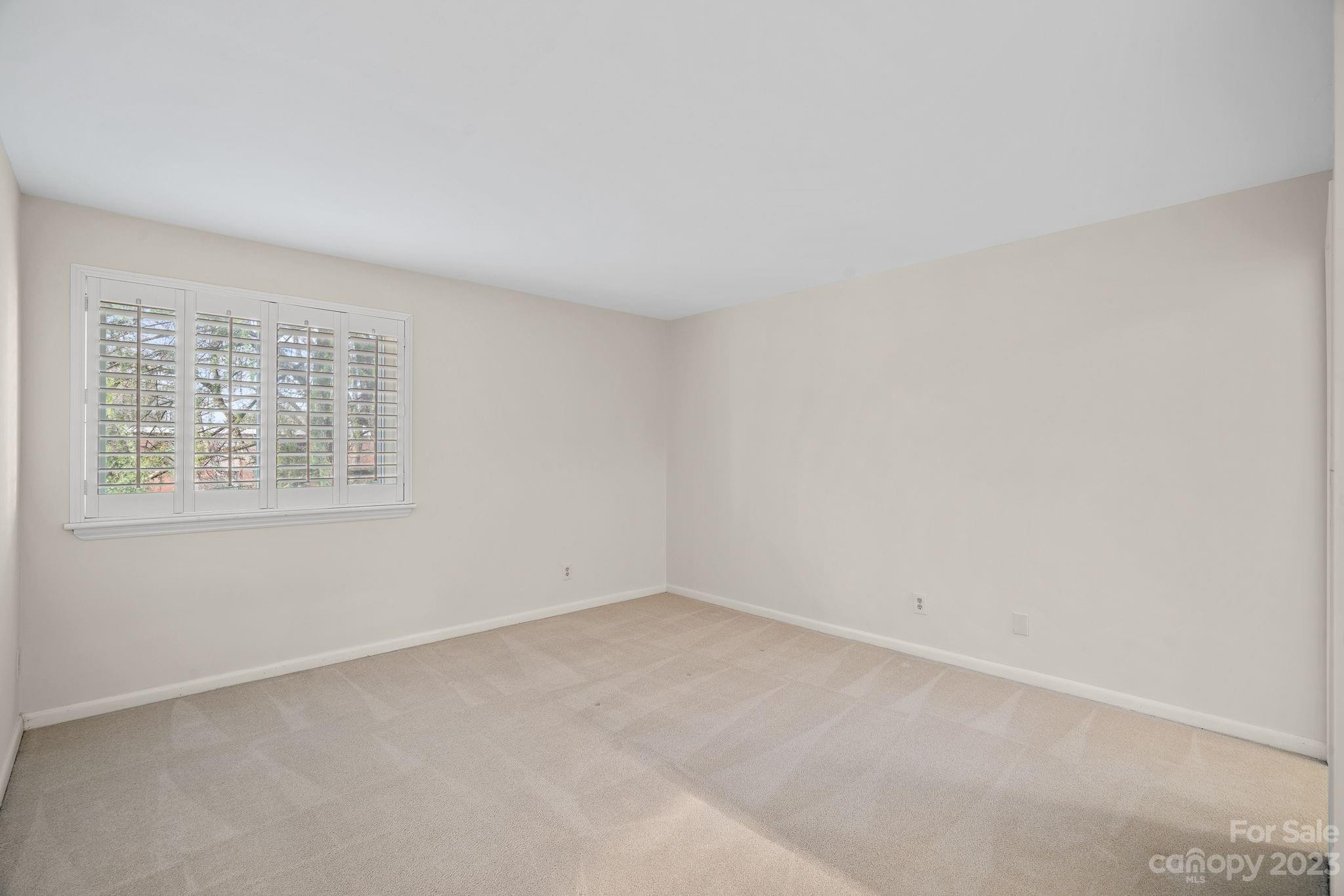 1323 Queens Road Unit: 304
