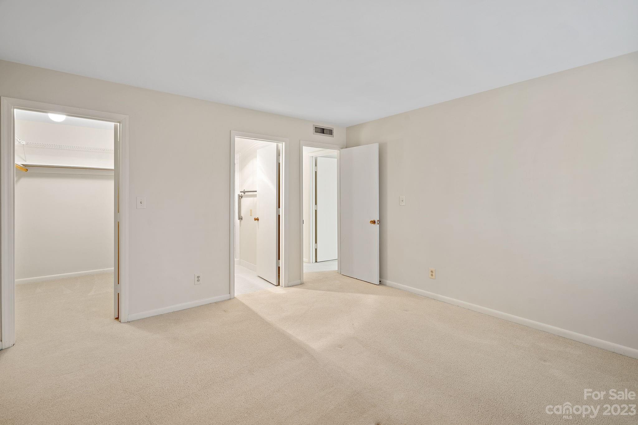 1323 Queens Road Unit: 304