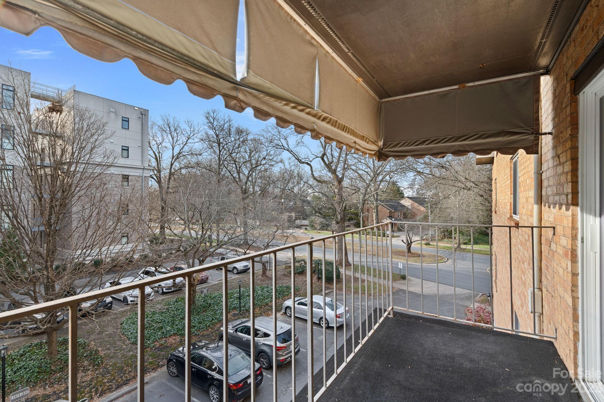 1323 Queens Road Unit: 304