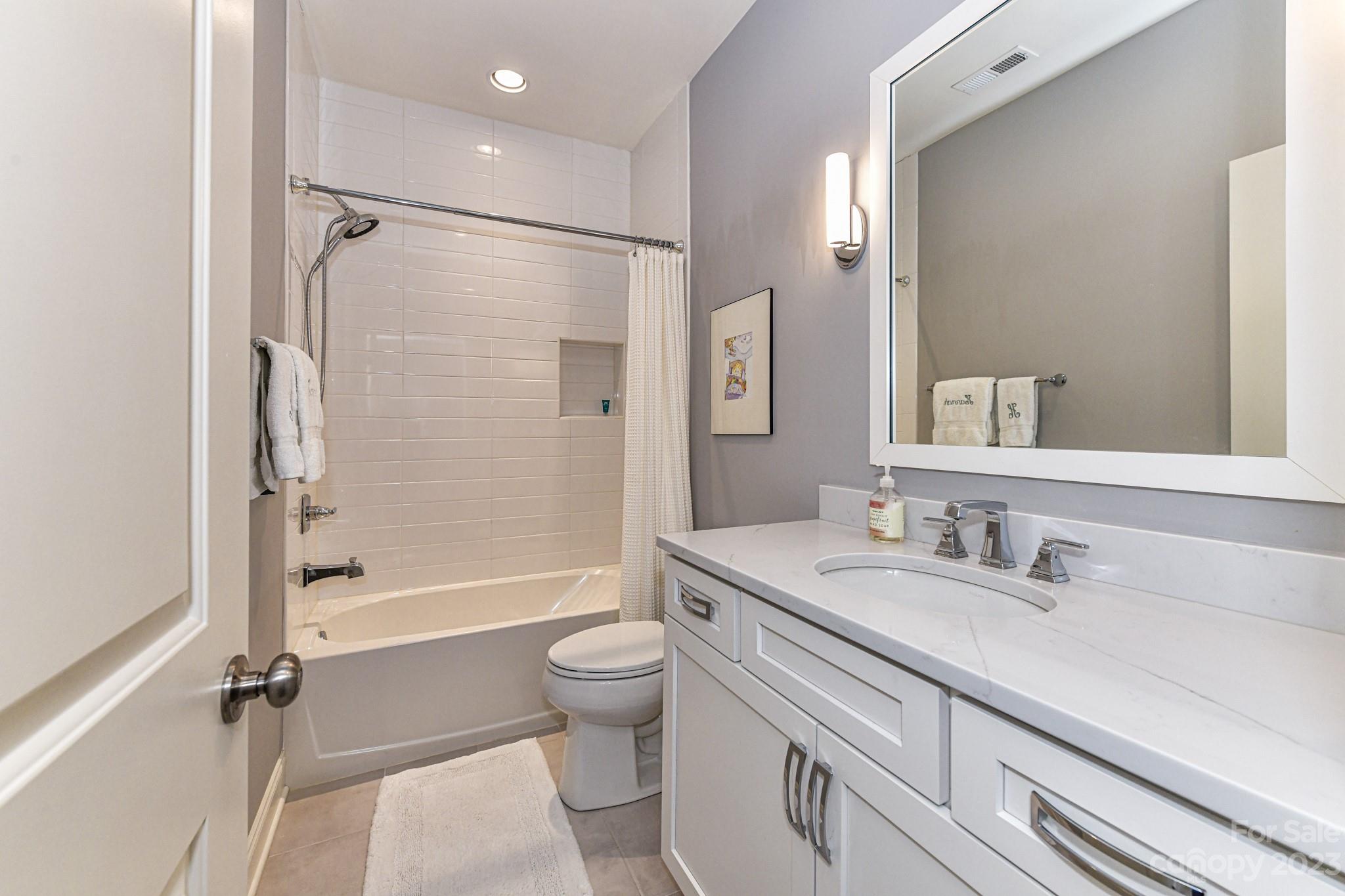 1224 Cotswold Place