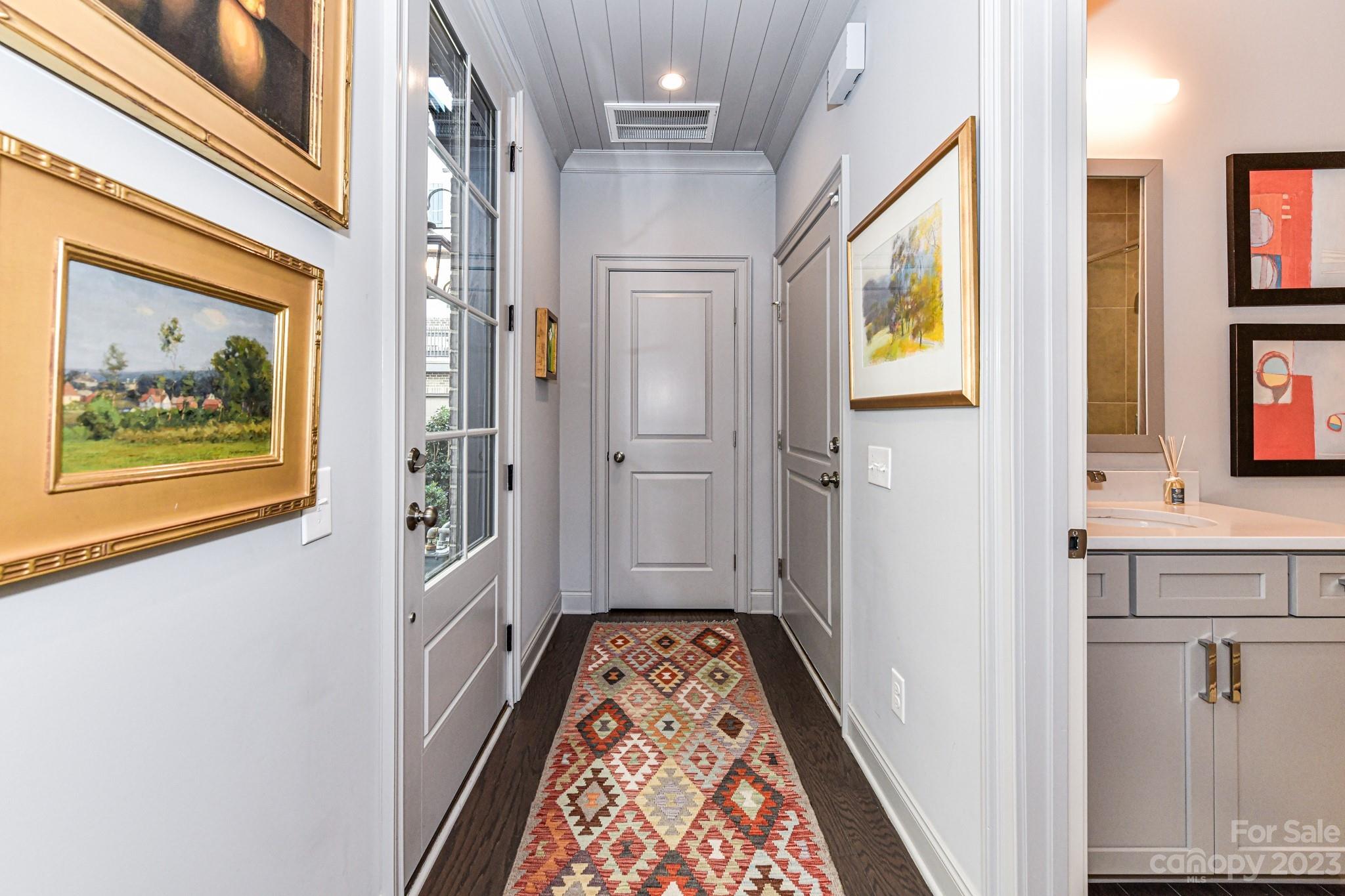 1224 Cotswold Place