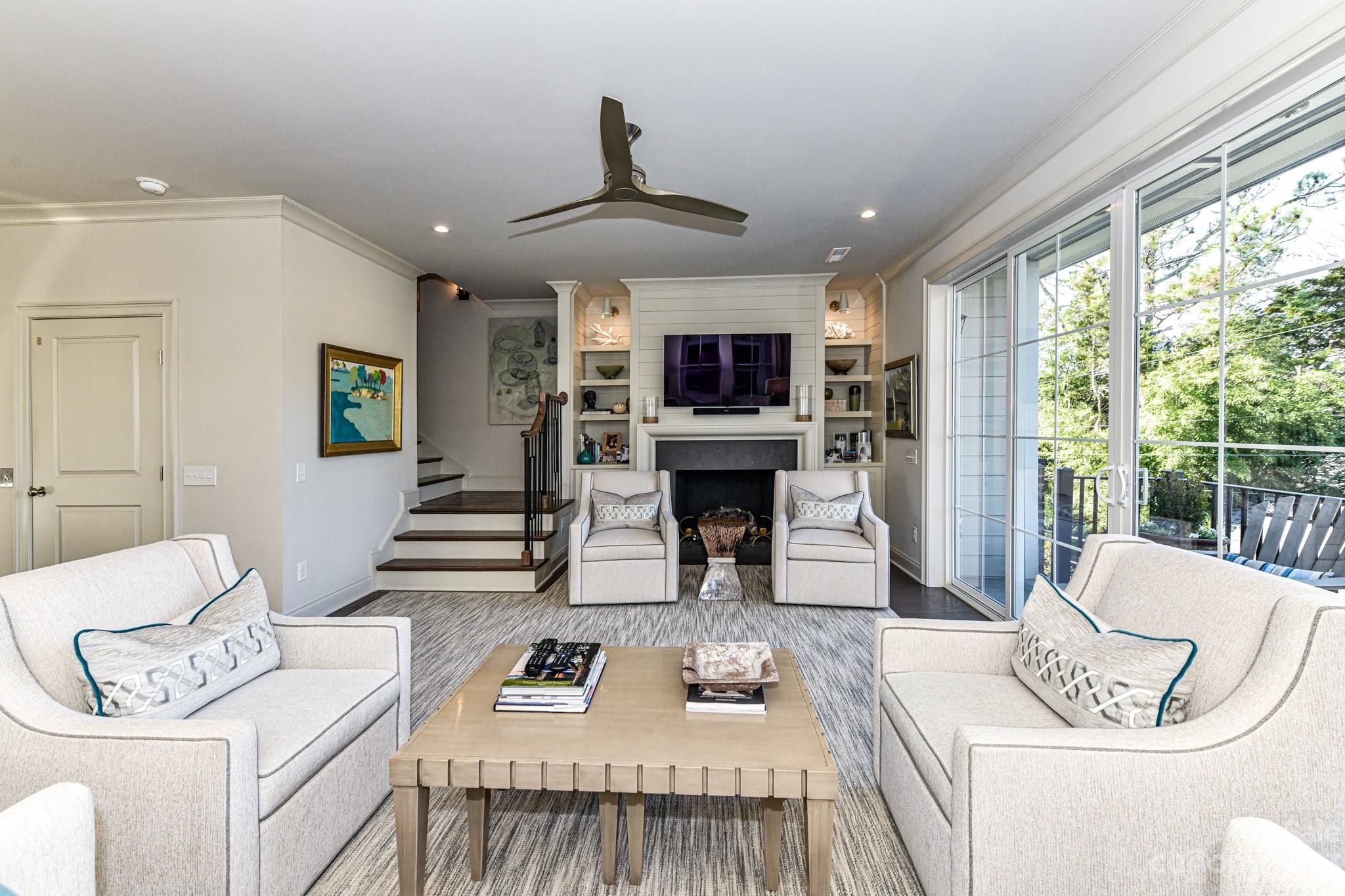 1224 Cotswold Place