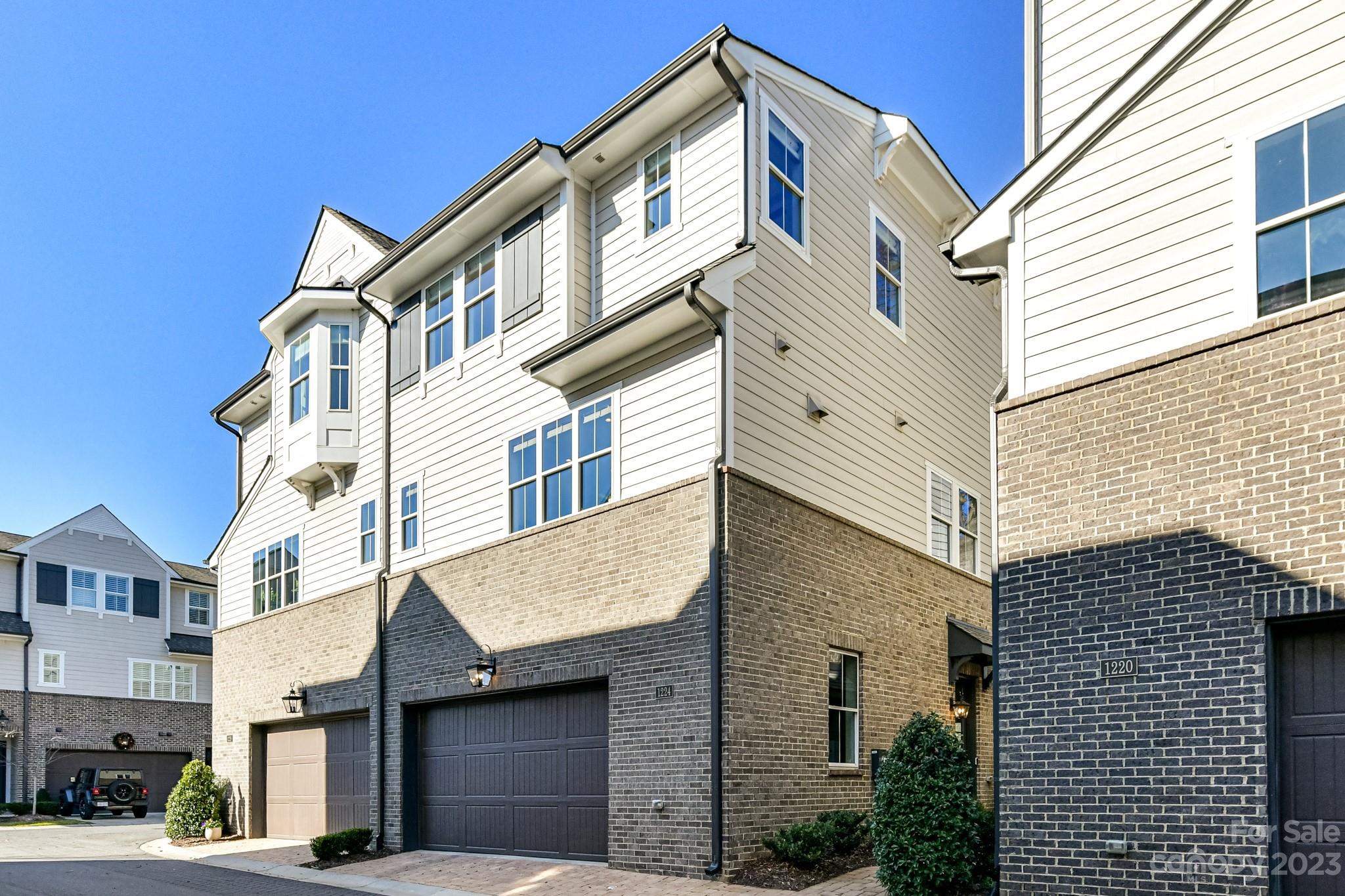 1224 Cotswold Place
