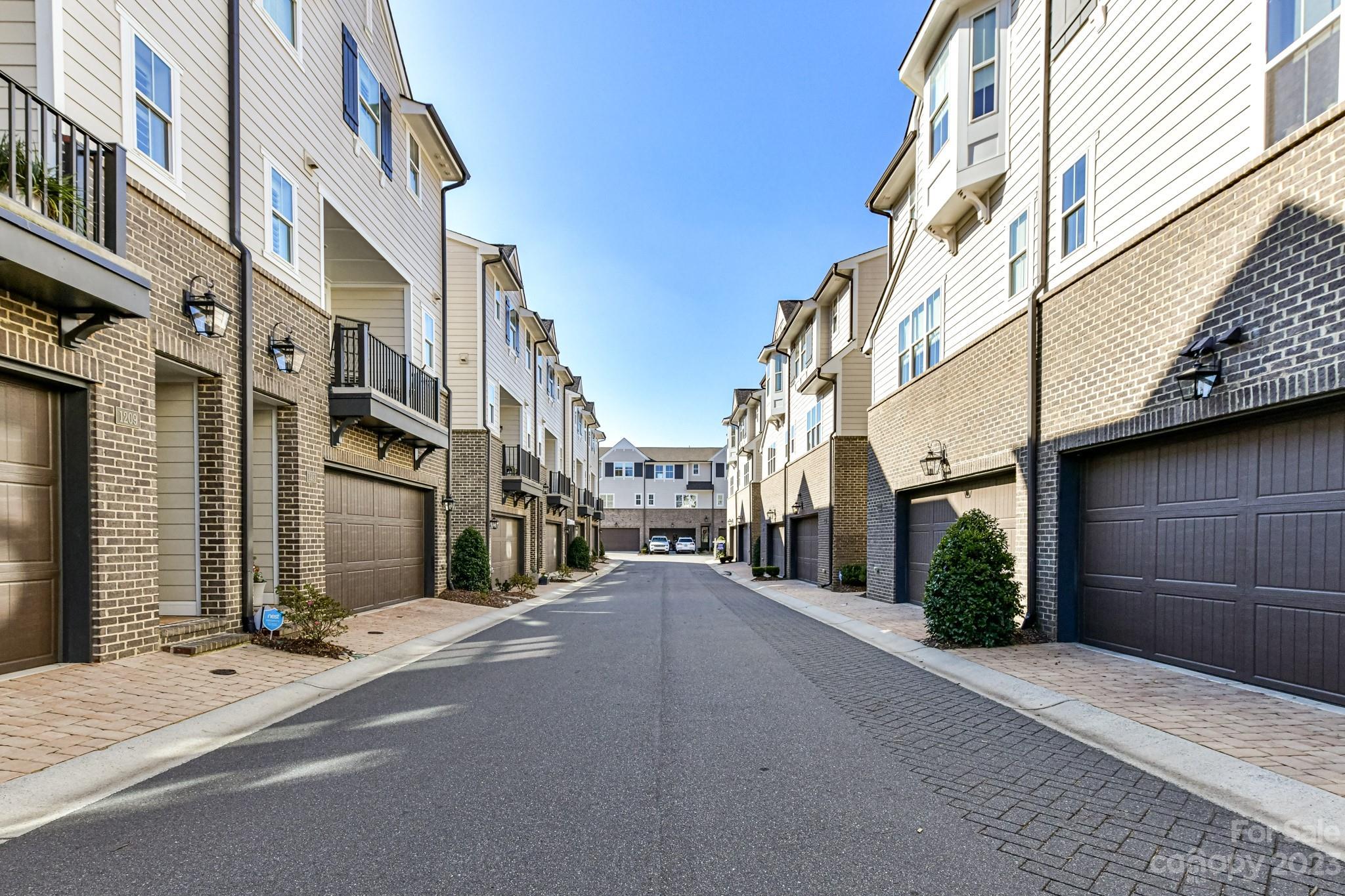 1224 Cotswold Place
