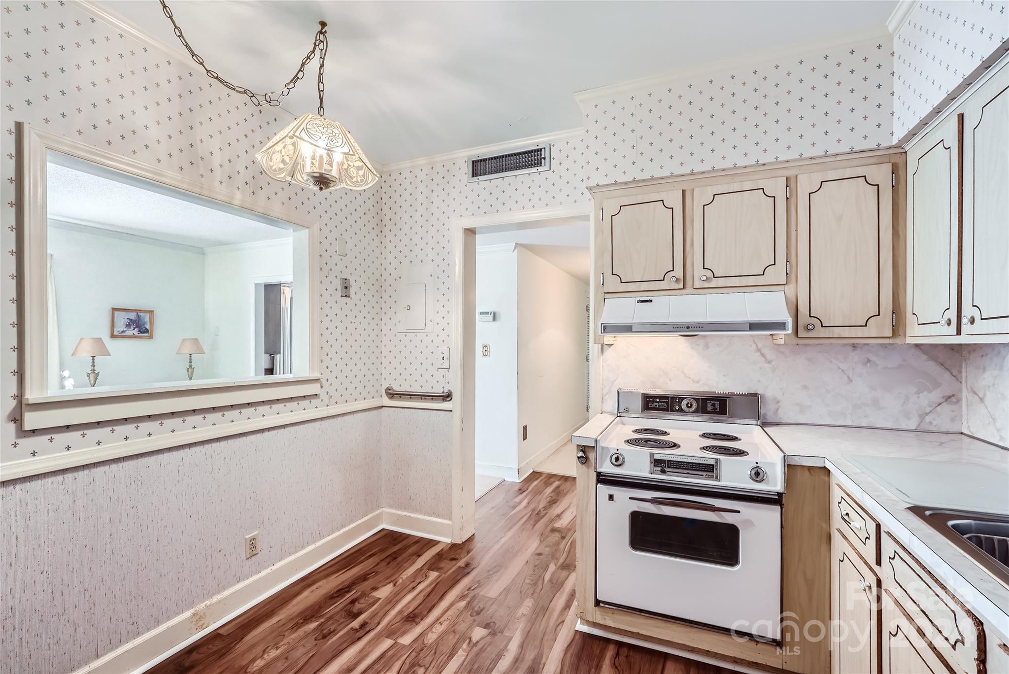 4527 Gaynor Road Unit: 301