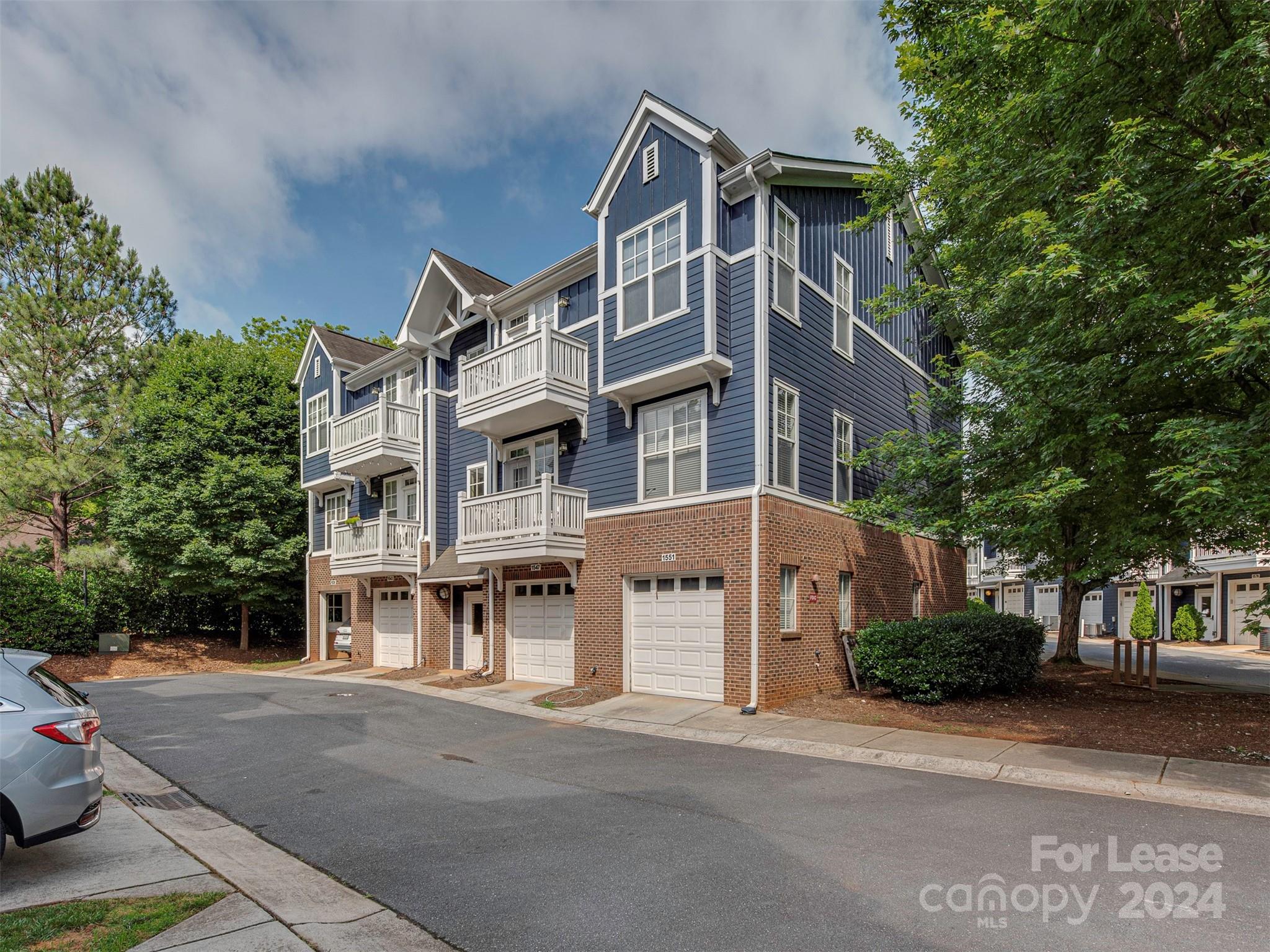 1547 Walnut View Drive