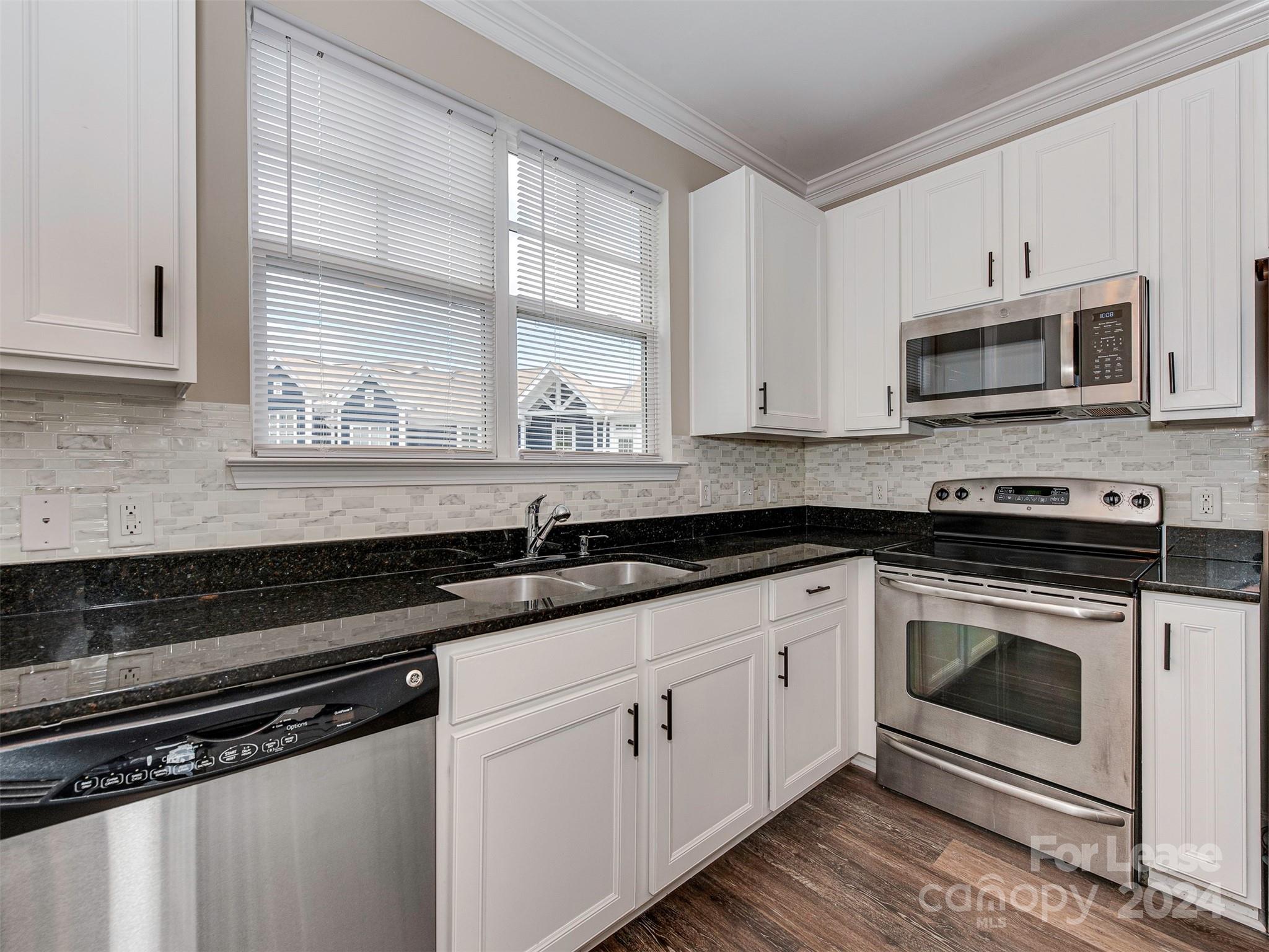 1547 Walnut View Drive