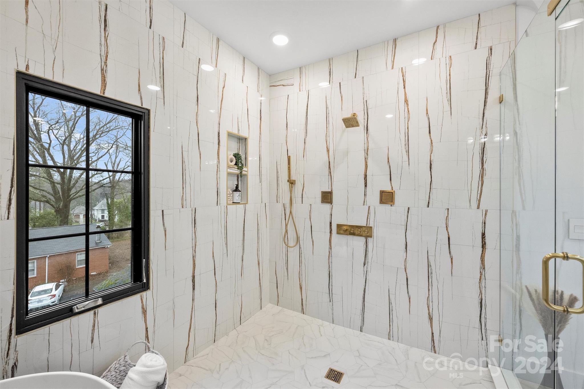 6215 Berryhill Towns Drive