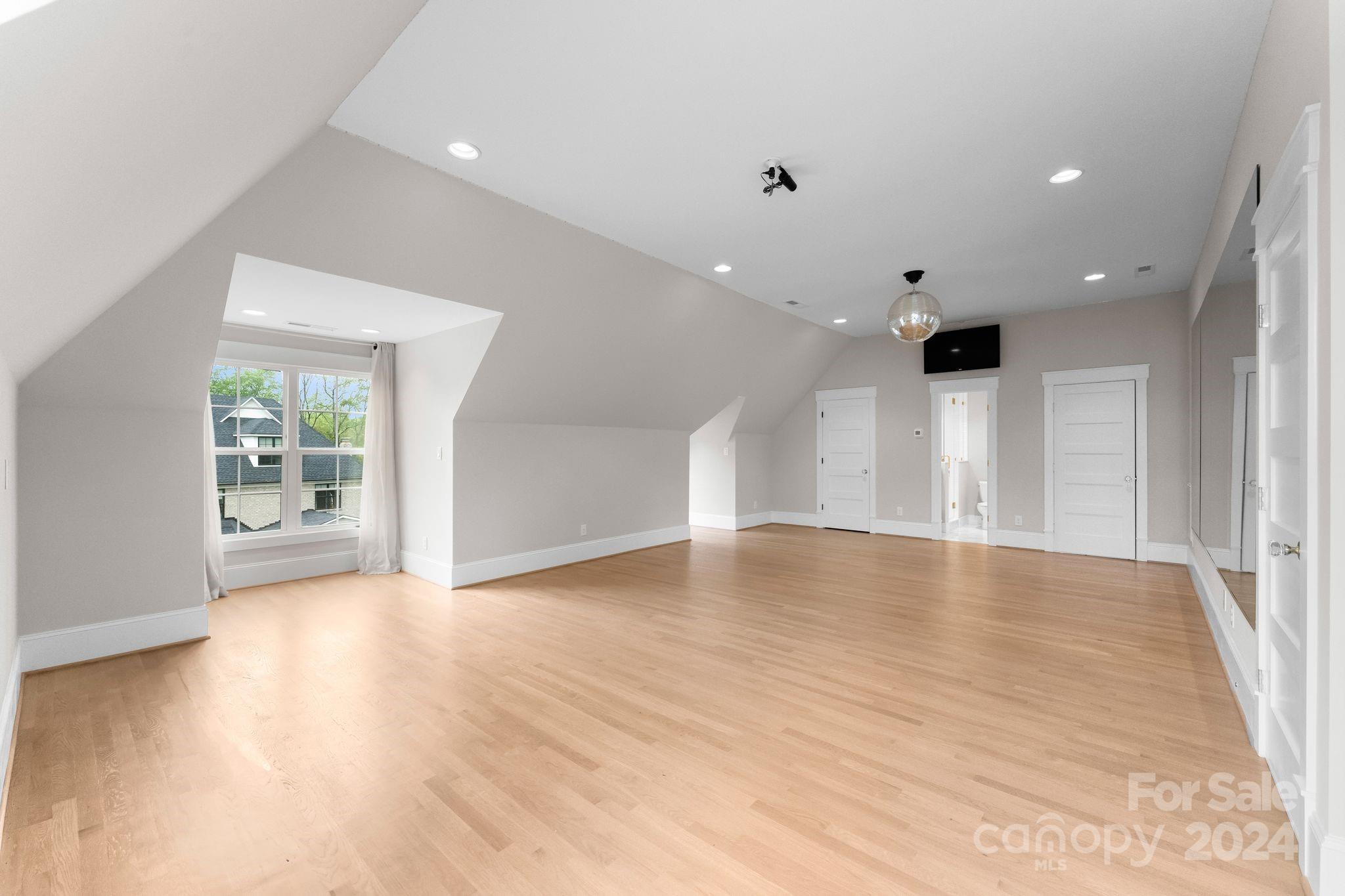6537 Gardner Lane