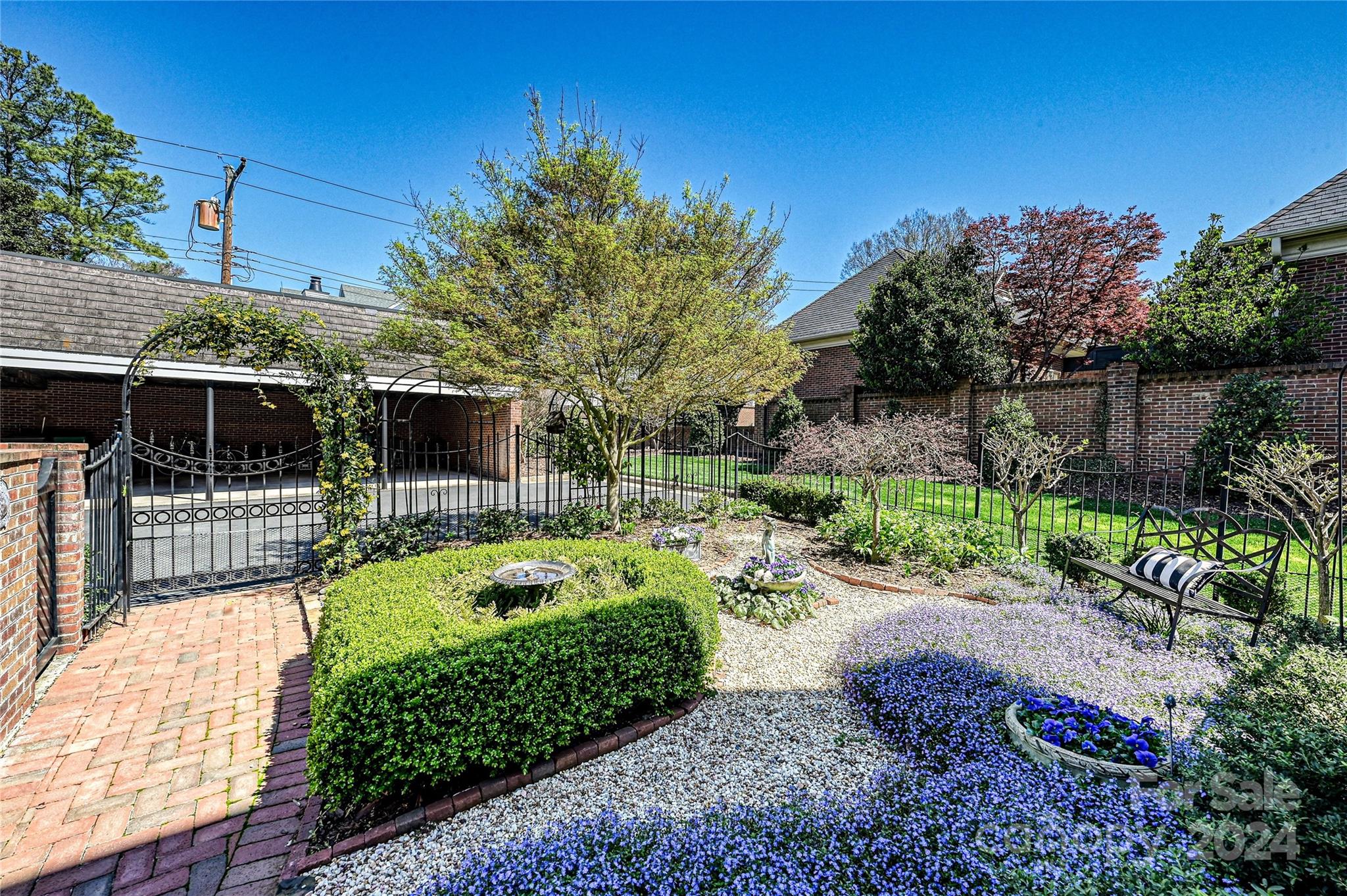 207 Perrin Place