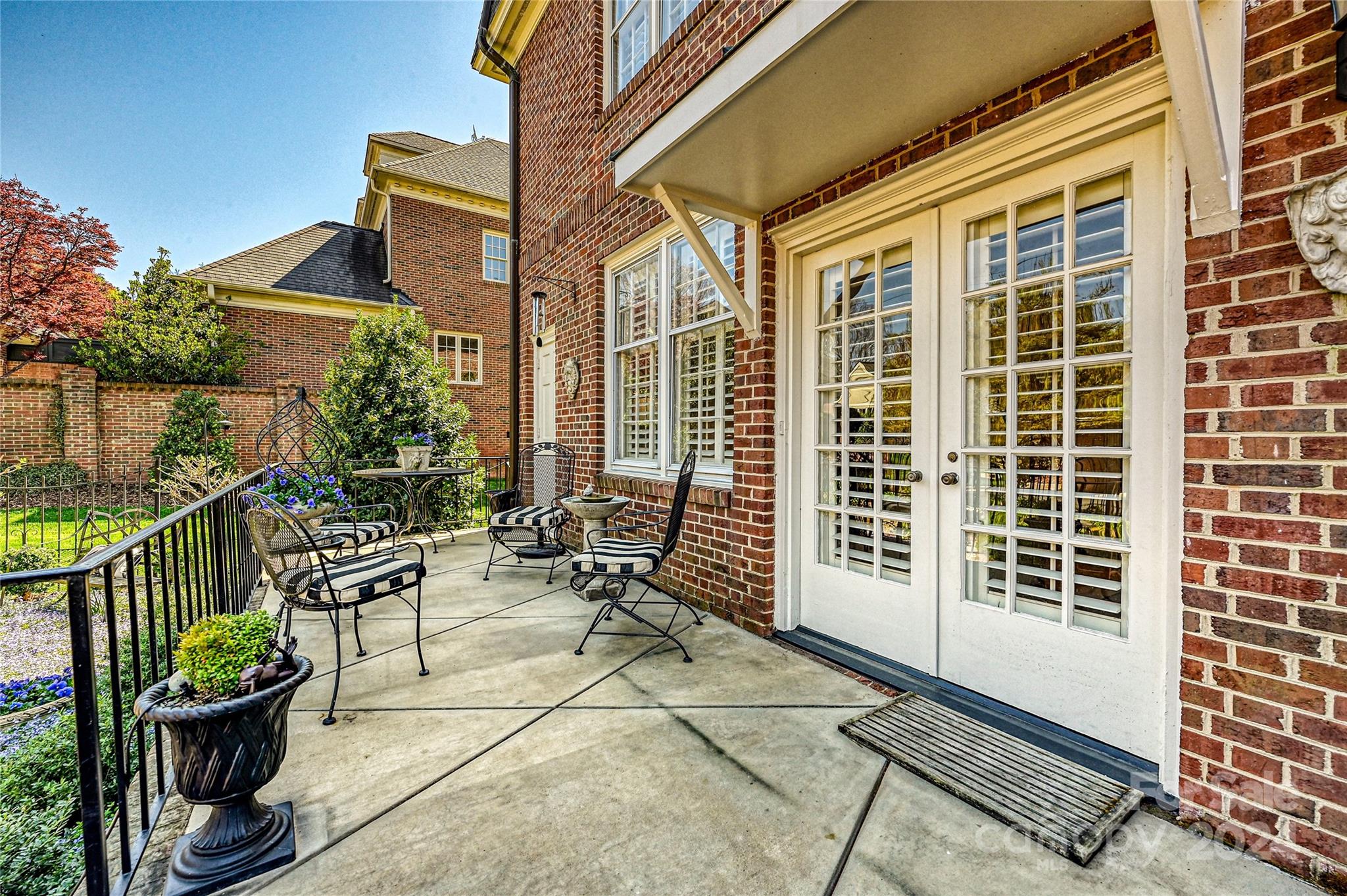 207 Perrin Place