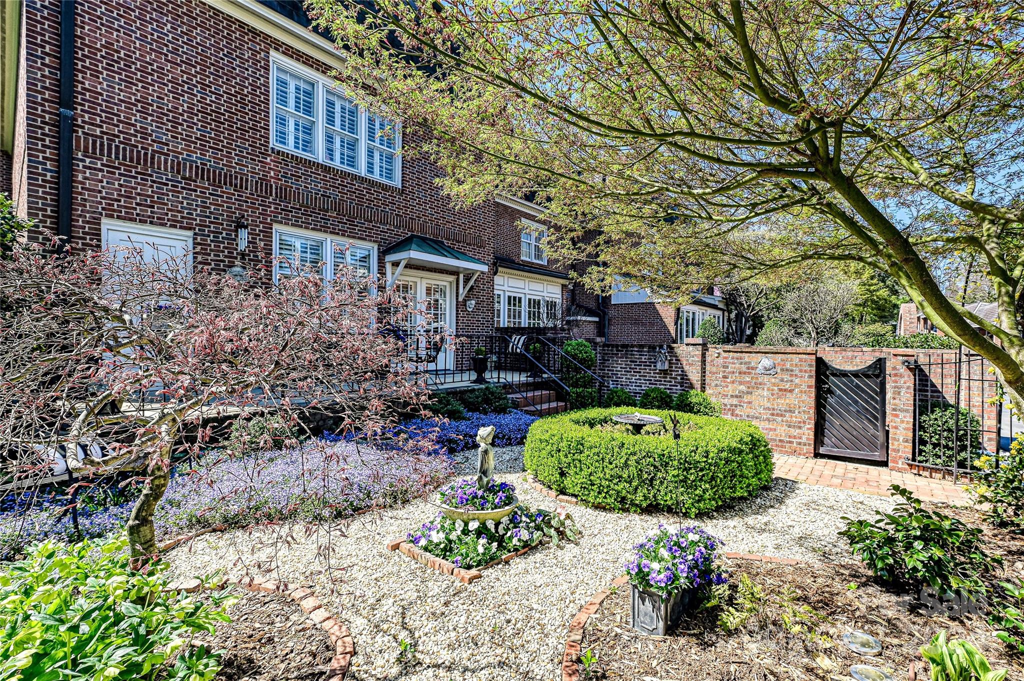 207 Perrin Place