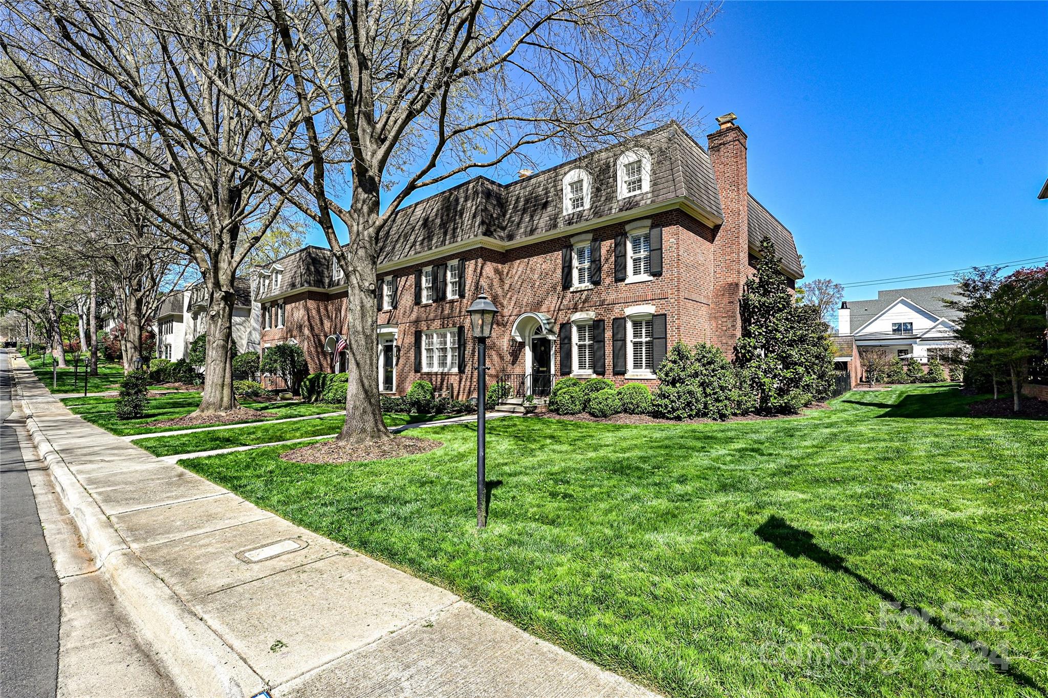207 Perrin Place