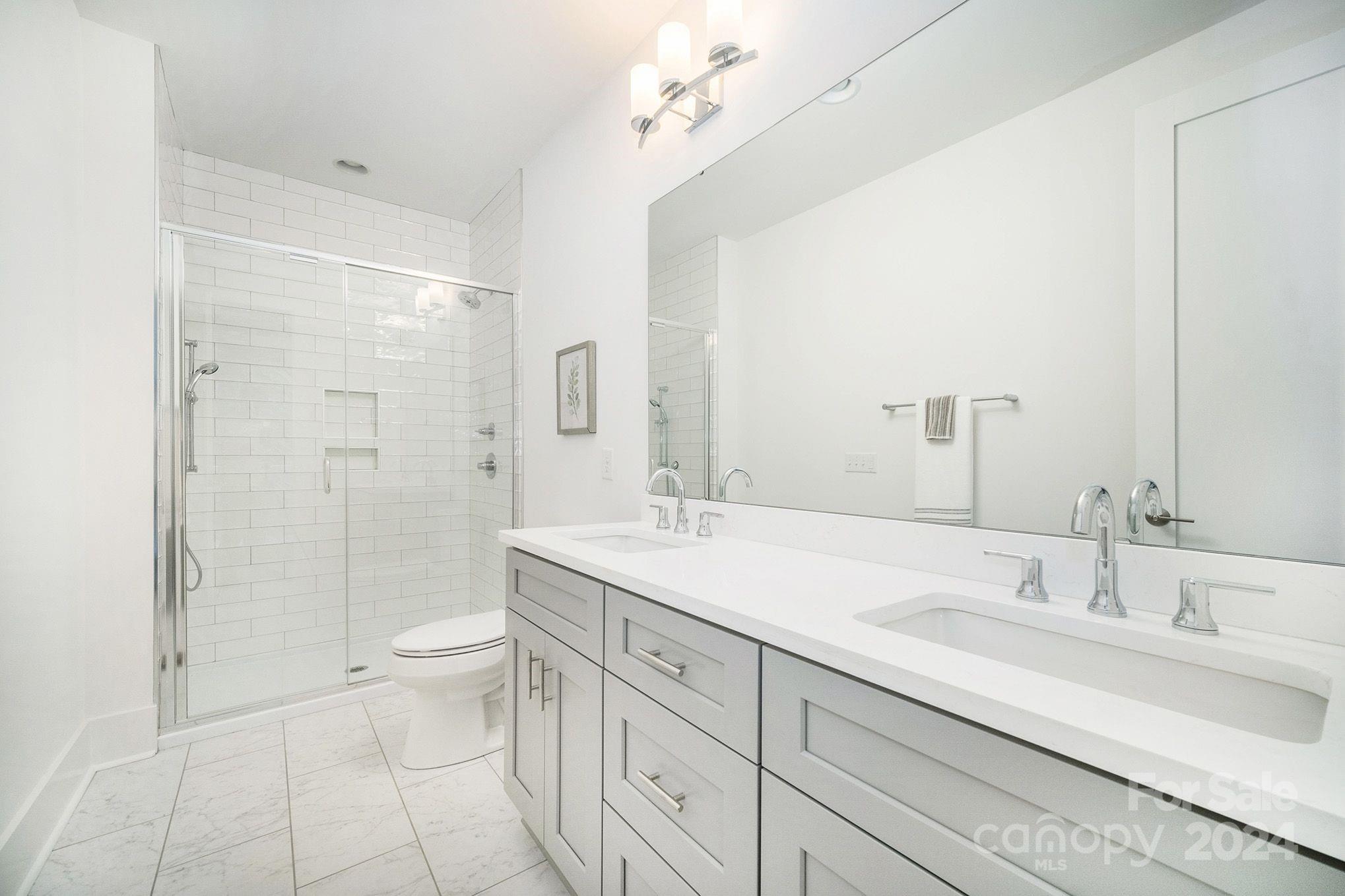 2447 Weddington Avenue Unit: 1